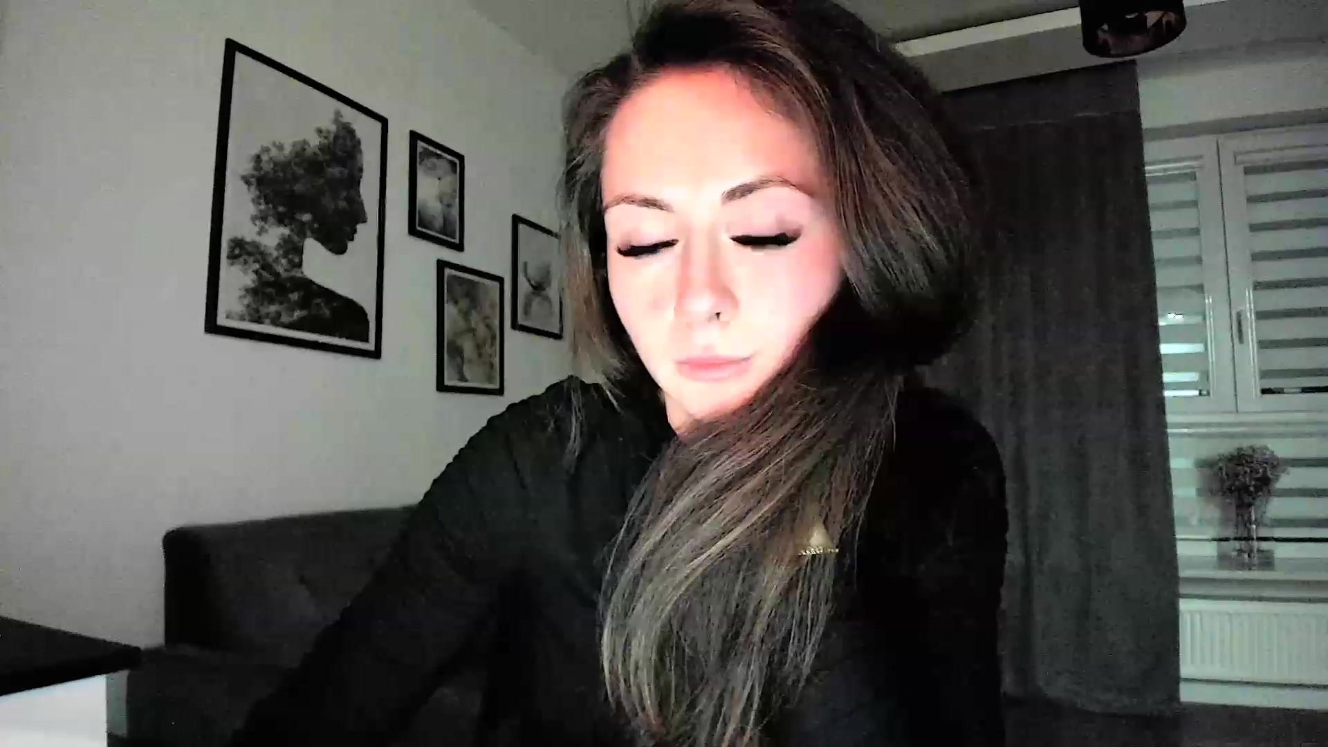 Gallery image thumbnail from Amber_Fry's myfreecams stream on, 02/08/2024, 19:47 image 17 of 20
