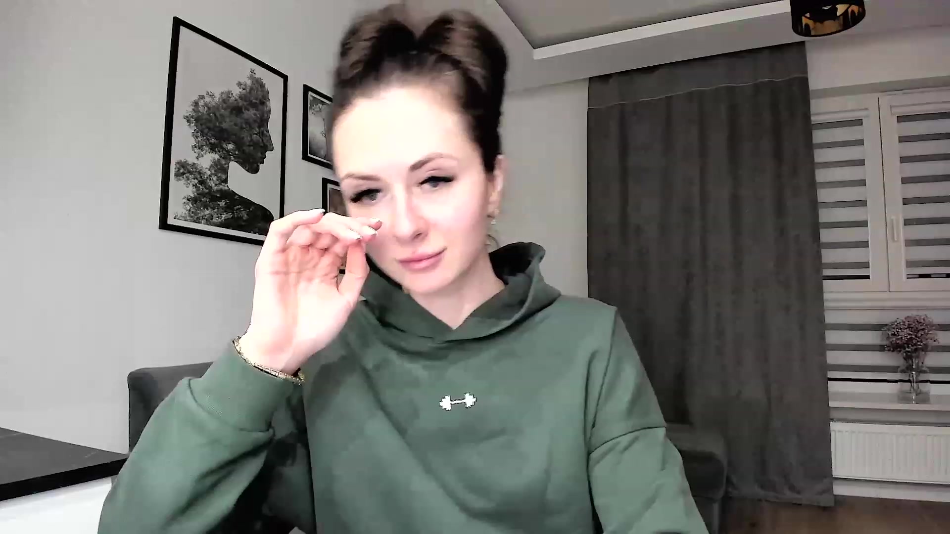 Gallery image thumbnail from Amber_Fry's myfreecams stream on, 02/10/2024, 16:27 image 3 of 20