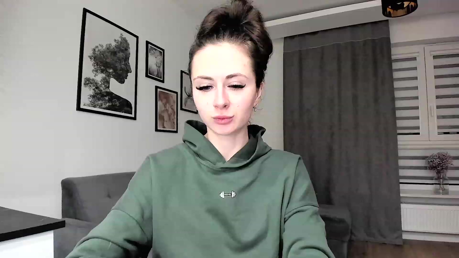 Gallery image thumbnail from Amber_Fry's myfreecams stream on, 02/10/2024, 16:27 image 6 of 20