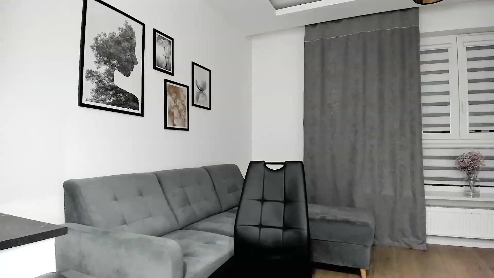 Gallery image thumbnail from Amber_Fry's myfreecams stream on, 02/10/2024, 16:27 image 19 of 20