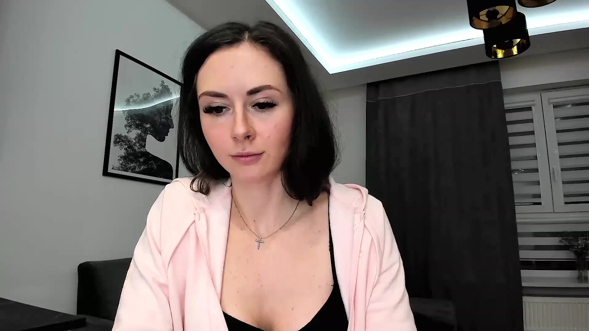 Gallery image thumbnail from Amber_Fry's myfreecams stream on, 02/21/2024, 17:39 image 8 of 20