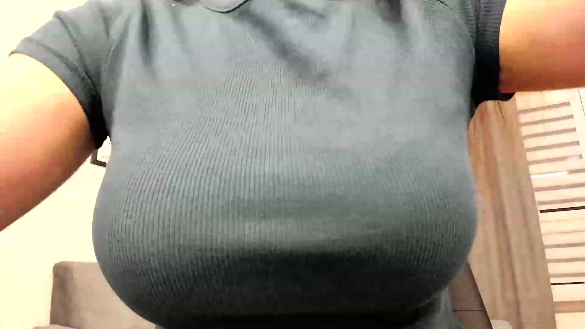 Gallery image thumbnail from Amber_Fry's myfreecams stream on, 02/25/2024, 17:25 image 7 of 20