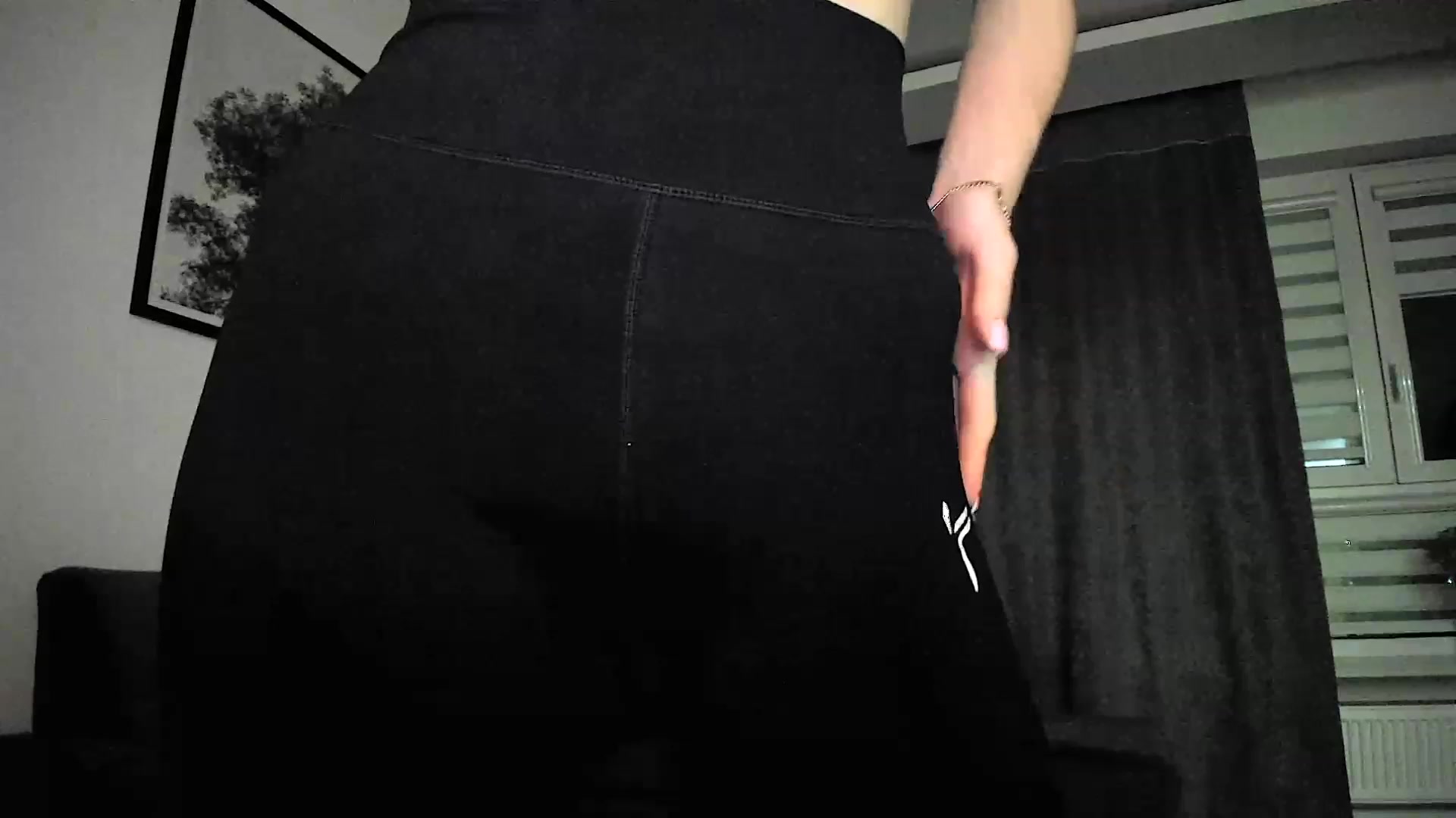 Gallery image thumbnail from Amber_Fry's myfreecams stream on, 02/26/2024, 18:46 image 11 of 20