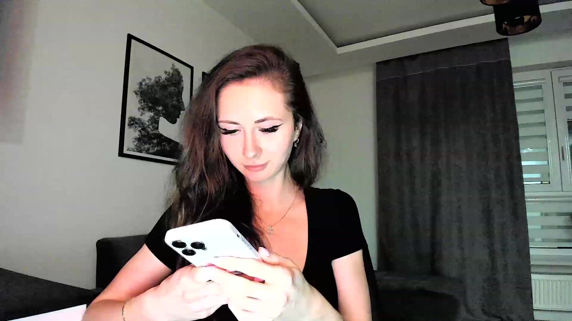 Gallery image thumbnail from Amber_Fry's myfreecams stream on, 02/26/2024, 18:46 image 6 of 20