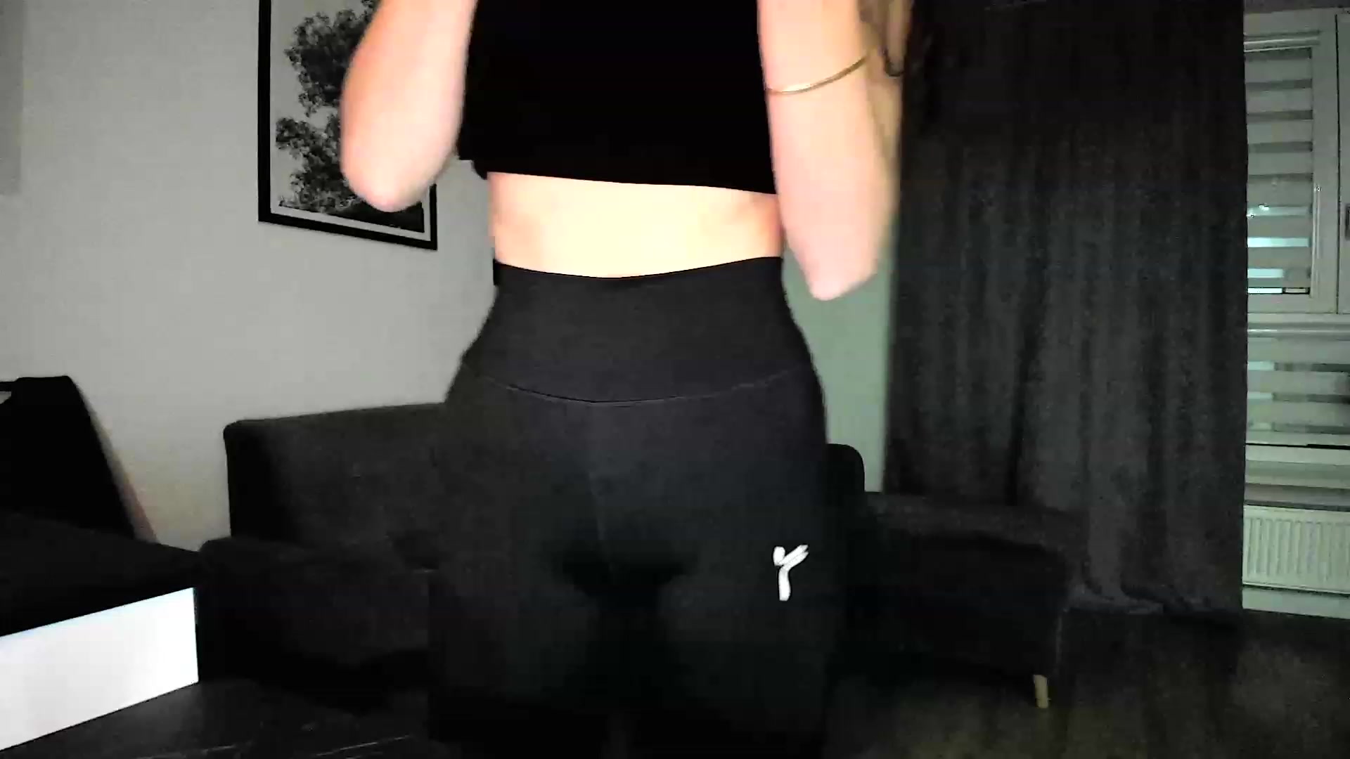Gallery image thumbnail from Amber_Fry's myfreecams stream on, 02/26/2024, 18:46 image 10 of 20