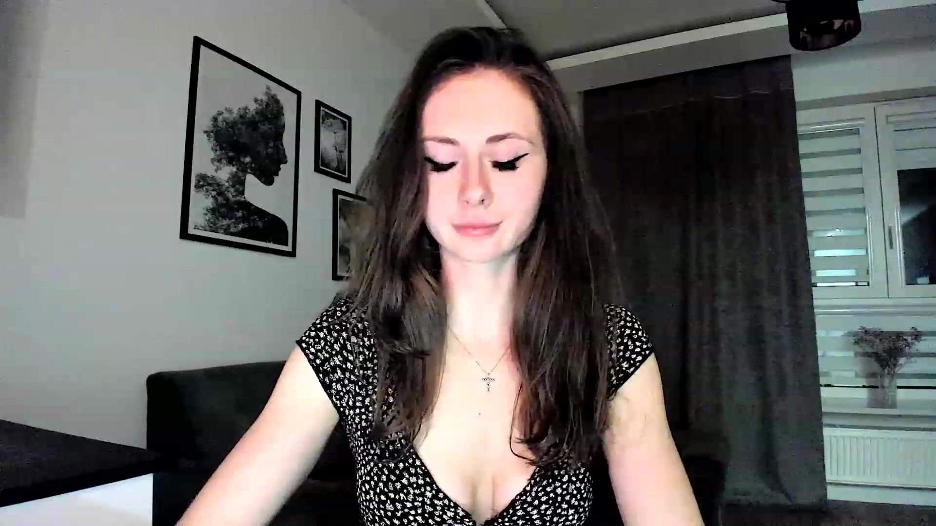 Gallery image thumbnail from Amber_Fry's myfreecams stream on, 03/08/2024, 18:17 image 12 of 20