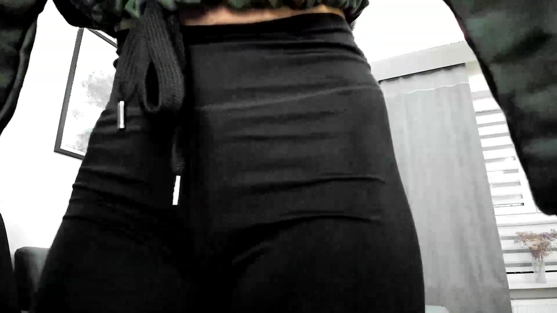 Gallery image thumbnail from Amber_Fry's myfreecams stream on, 03/11/2024, 18:16 image 12 of 20