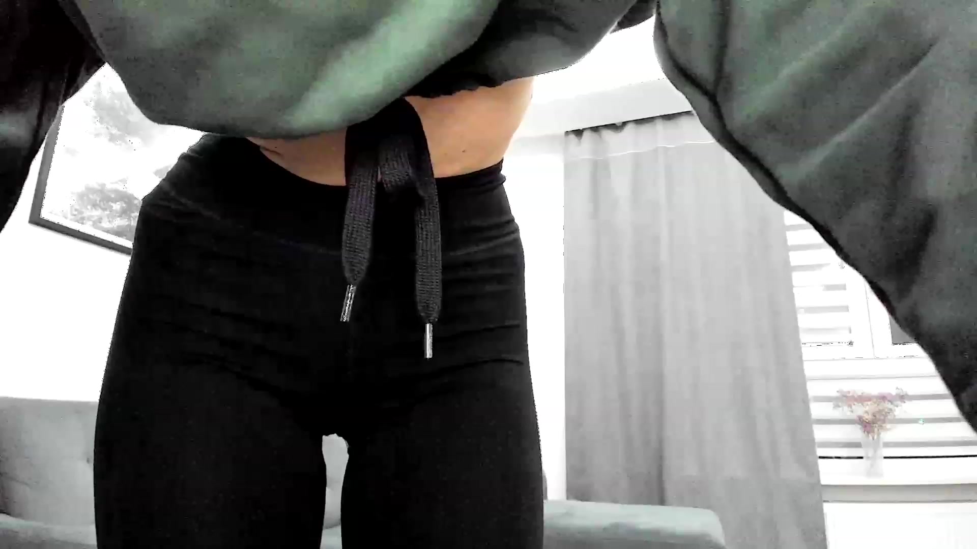 Gallery image thumbnail from Amber_Fry's myfreecams stream on, 03/11/2024, 18:51 image 1 of 20