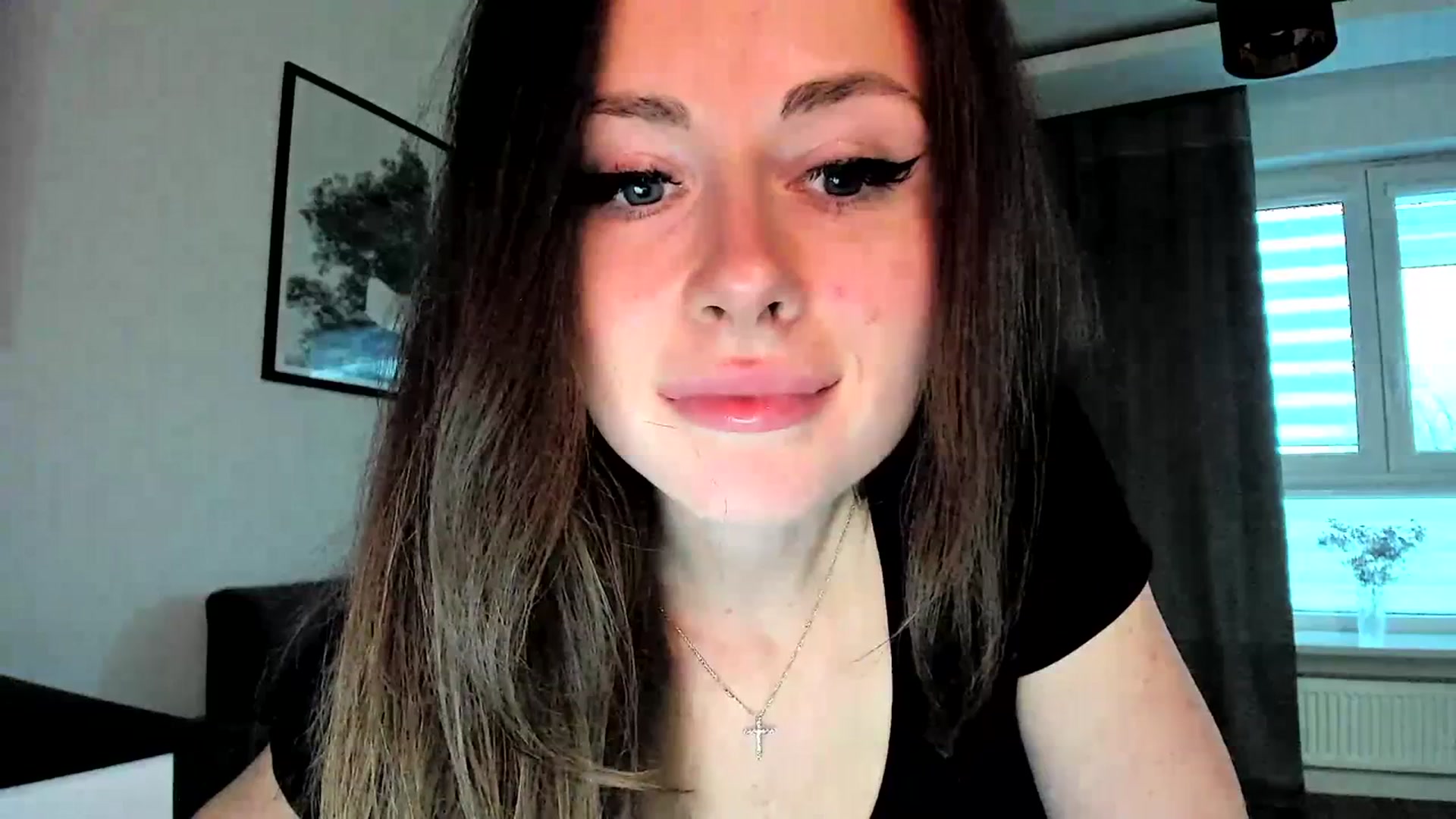 Gallery image thumbnail from Amber_Fry's myfreecams stream on, 03/12/2024, 16:34 image 9 of 20