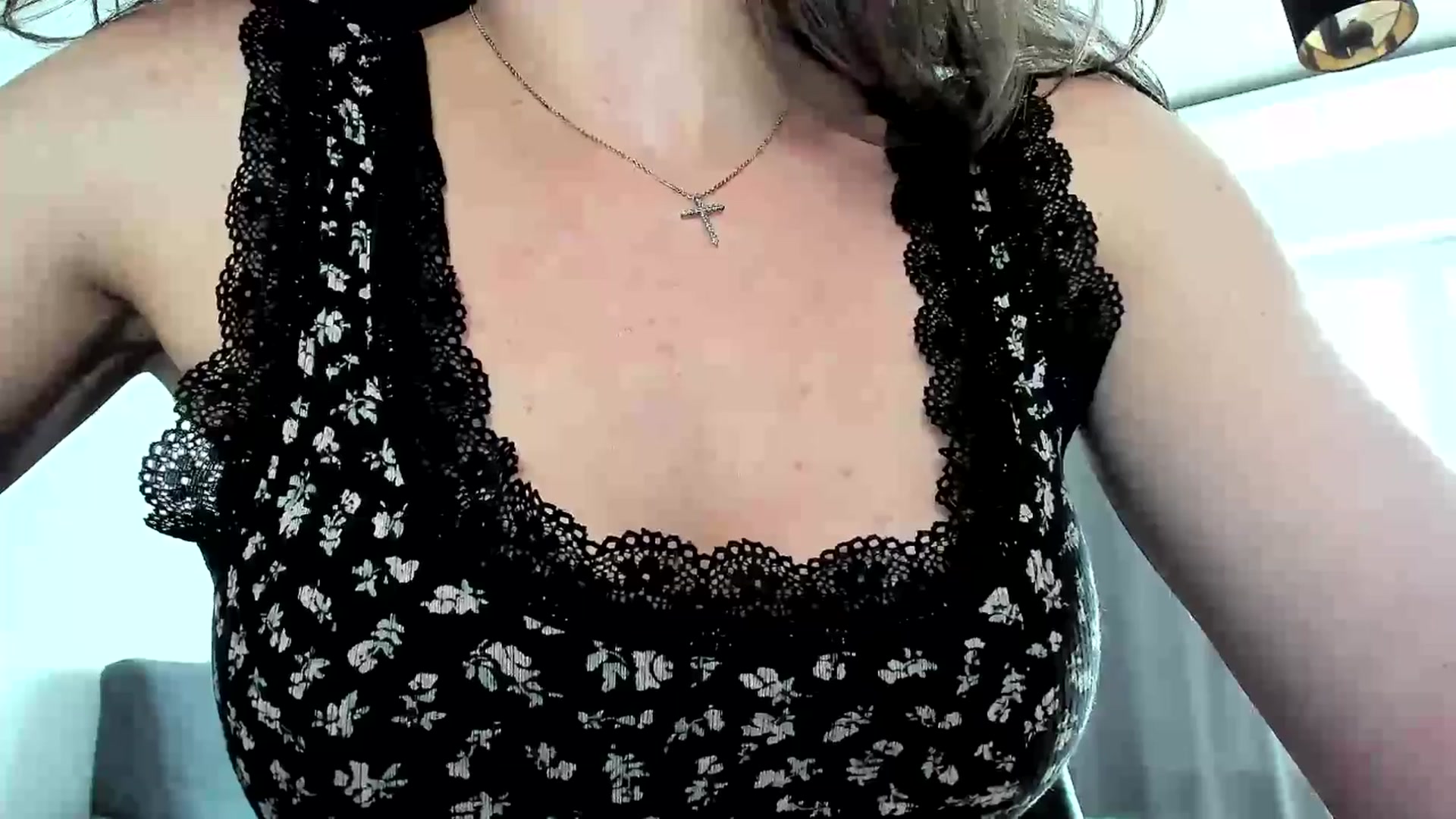 Gallery image thumbnail from Amber_Fry's myfreecams stream on, 04/02/2024, 14:36 image 17 of 20