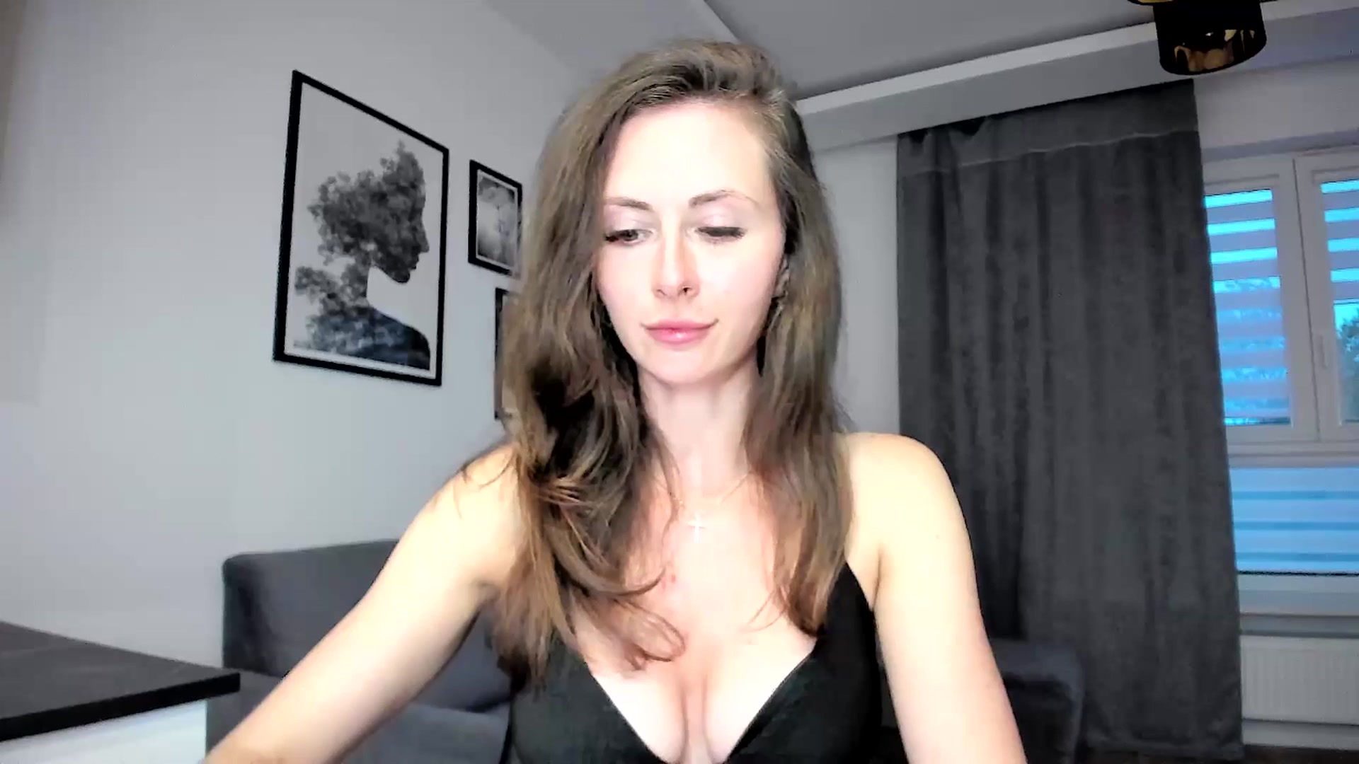 Gallery image thumbnail from Amber_Fry's myfreecams stream on, 04/12/2024, 18:11 image 9 of 20