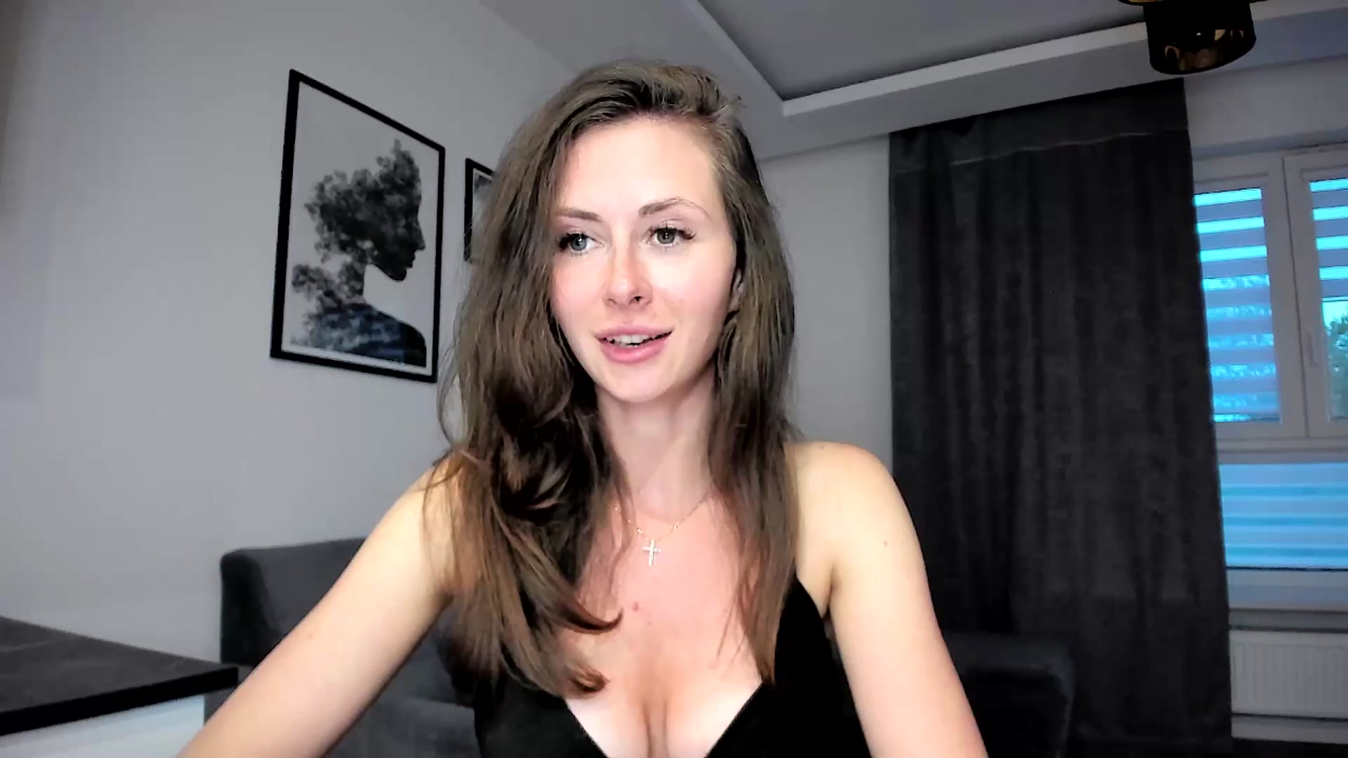 Gallery image thumbnail from Amber_Fry's myfreecams stream on, 04/12/2024, 18:11 image 7 of 20