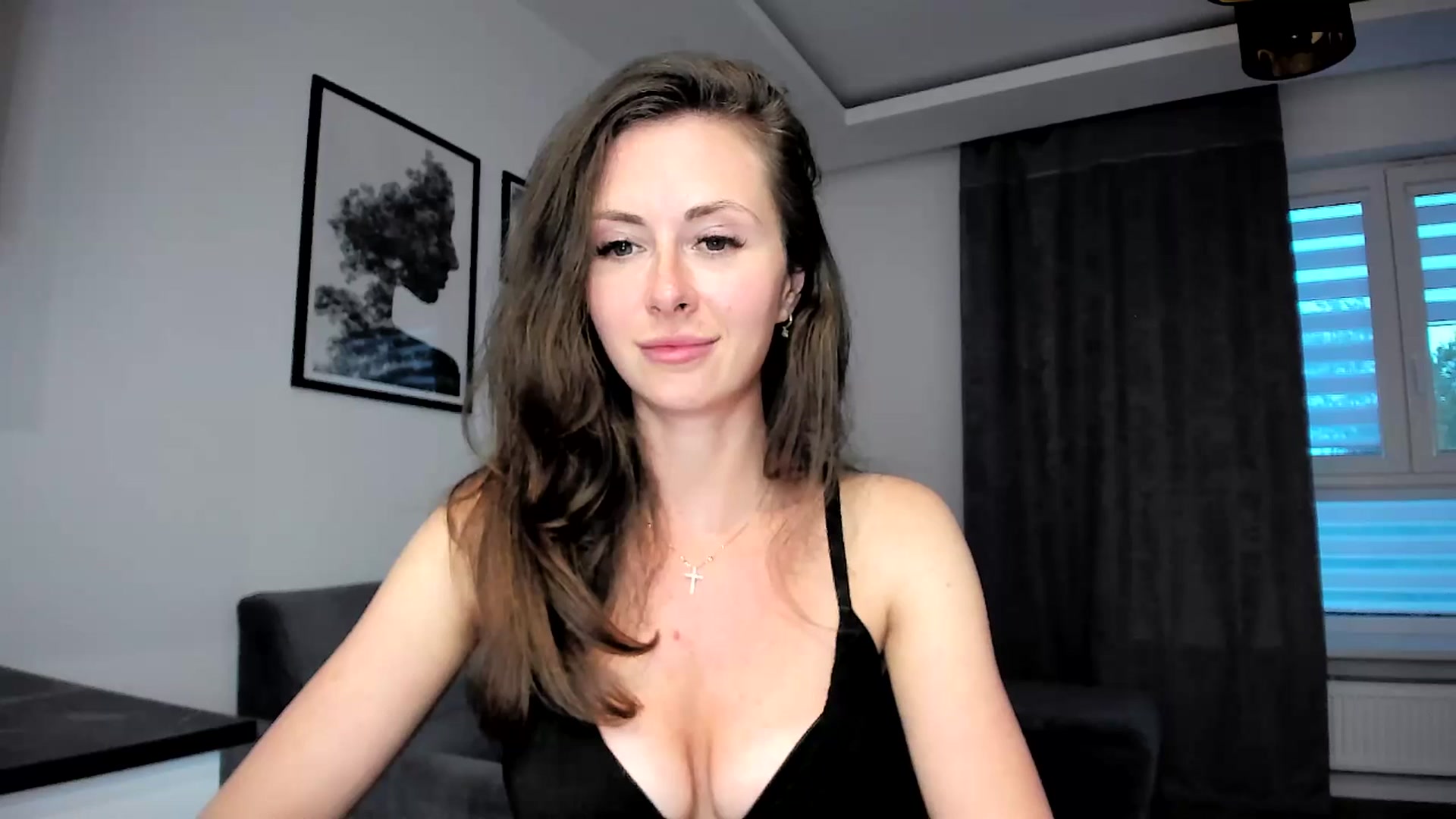 Gallery image thumbnail from Amber_Fry's myfreecams stream on, 04/12/2024, 18:11 image 6 of 20