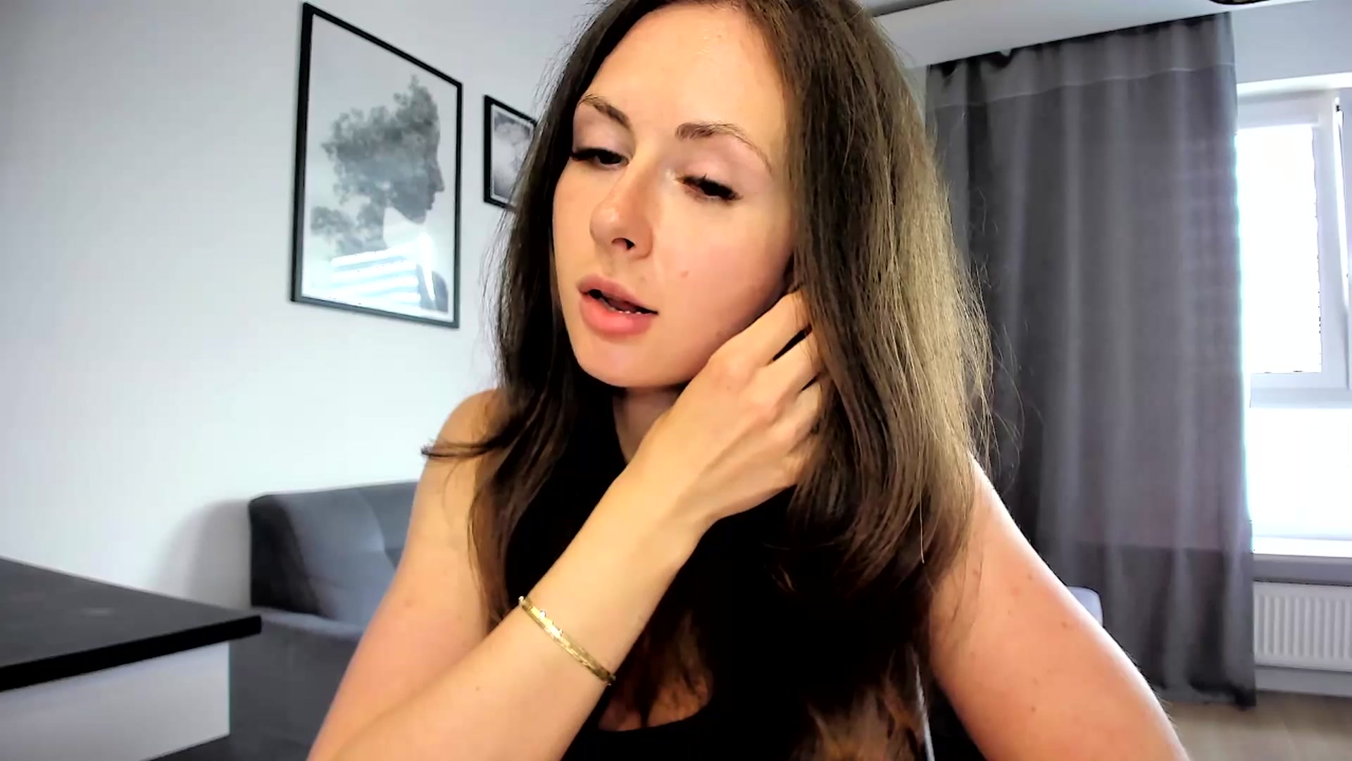 Gallery image thumbnail from Amber_Fry's myfreecams stream on, 04/13/2024, 14:49 image 14 of 20