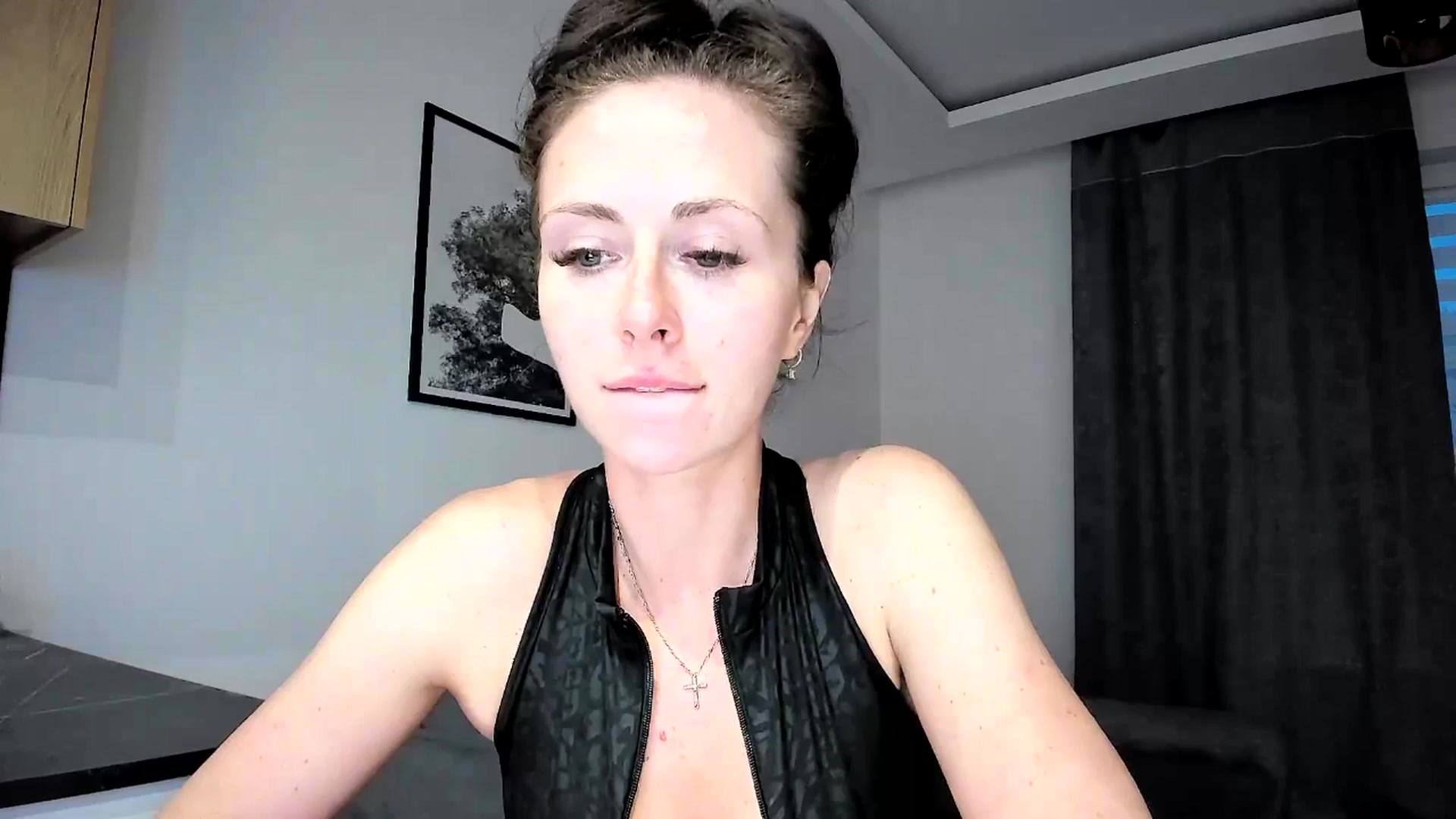 Gallery image thumbnail from Amber_Fry's myfreecams stream on, 04/15/2024, 18:24 image 3 of 20