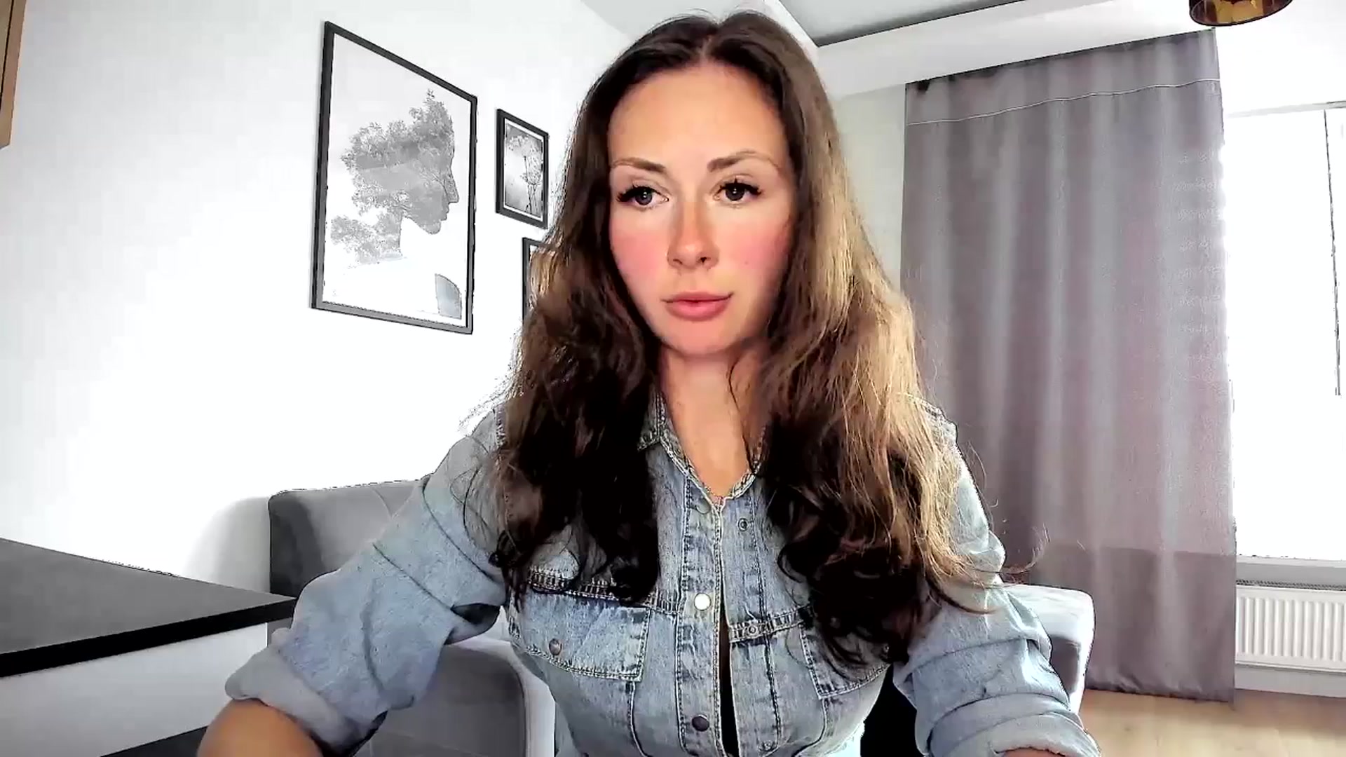Gallery image thumbnail from Amber_Fry's myfreecams stream on, 04/18/2024, 15:38 image 1 of 20