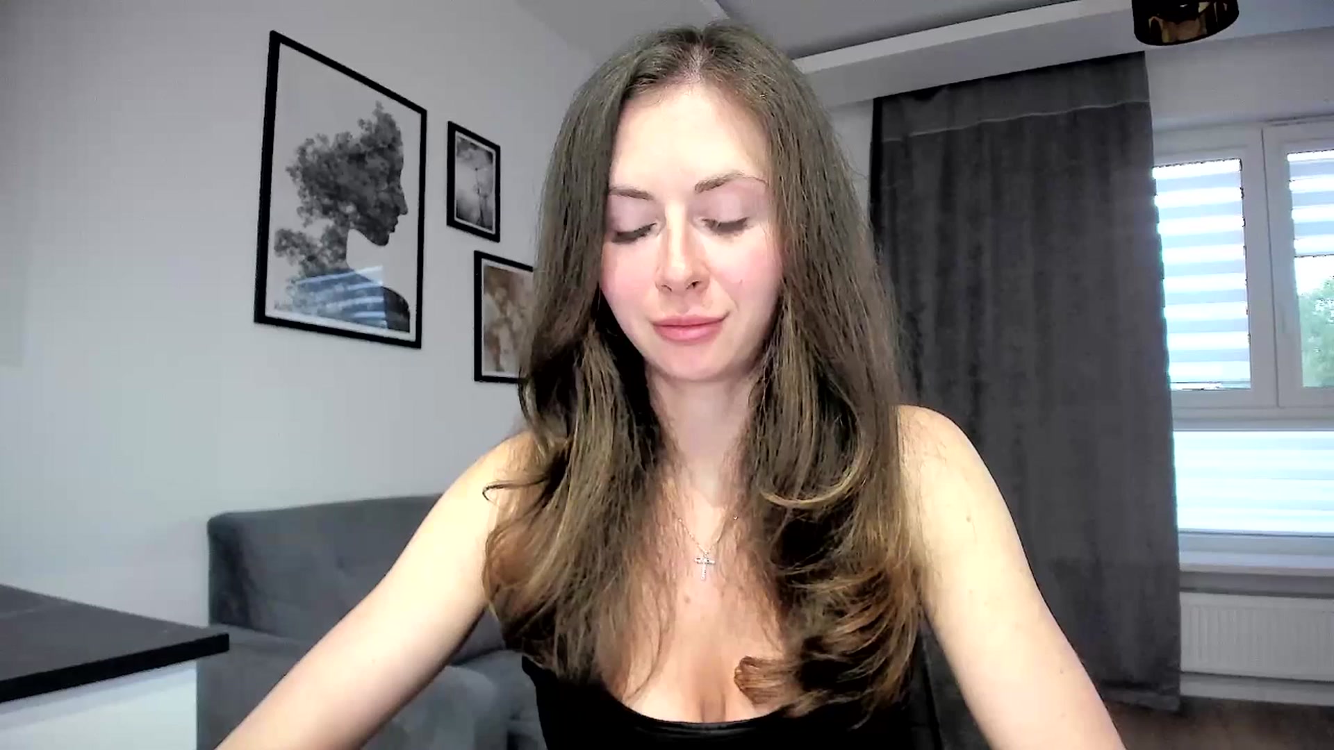 Gallery image thumbnail from Amber_Fry's myfreecams stream on, 04/25/2024, 17:54 image 8 of 20