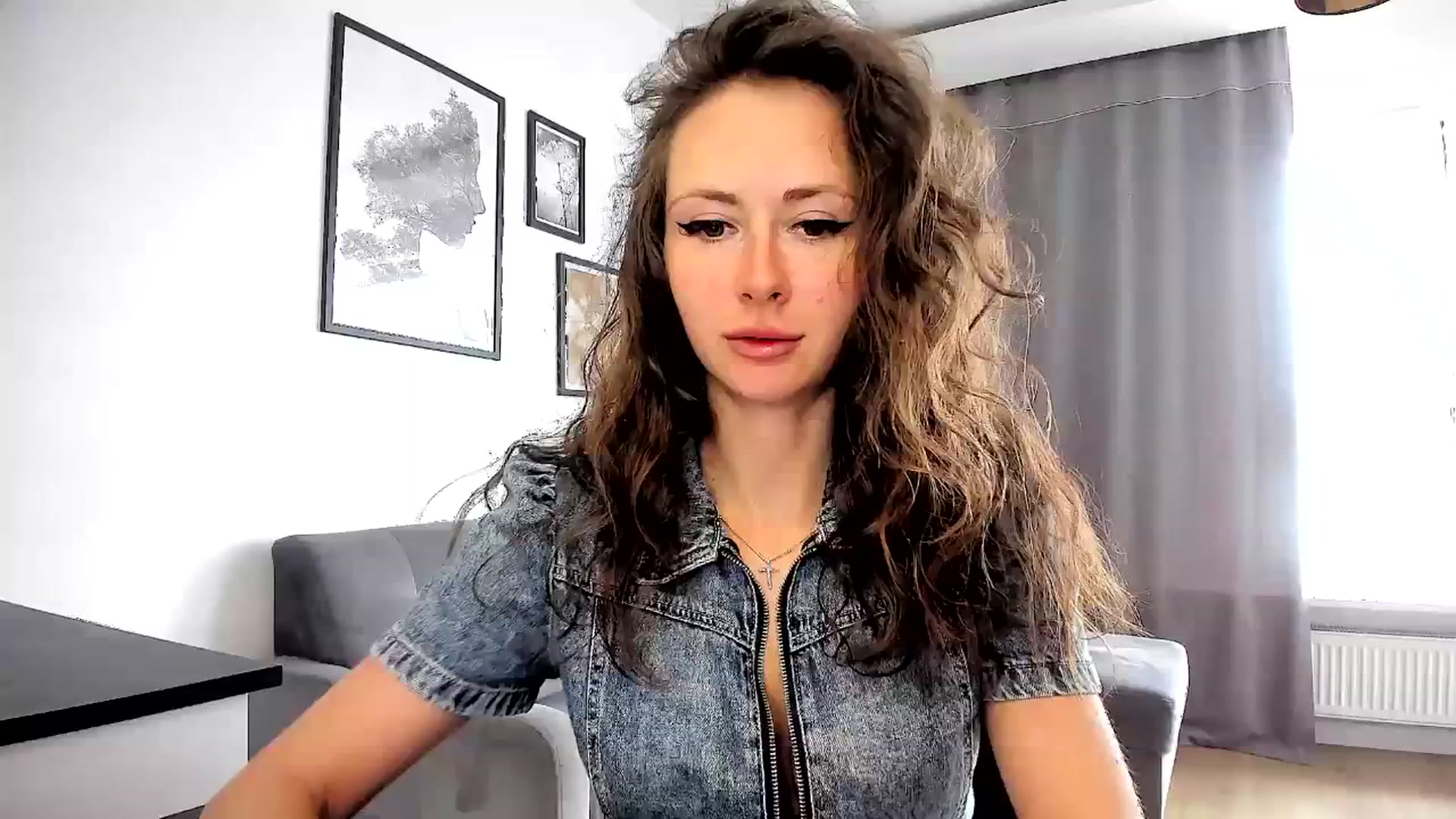 Gallery image thumbnail from Amber_Fry's myfreecams stream on, 04/27/2024, 11:38 image 8 of 20