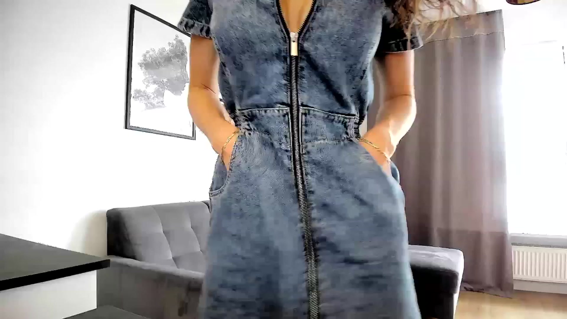 Gallery image thumbnail from Amber_Fry's myfreecams stream on, 04/27/2024, 11:38 image 9 of 20