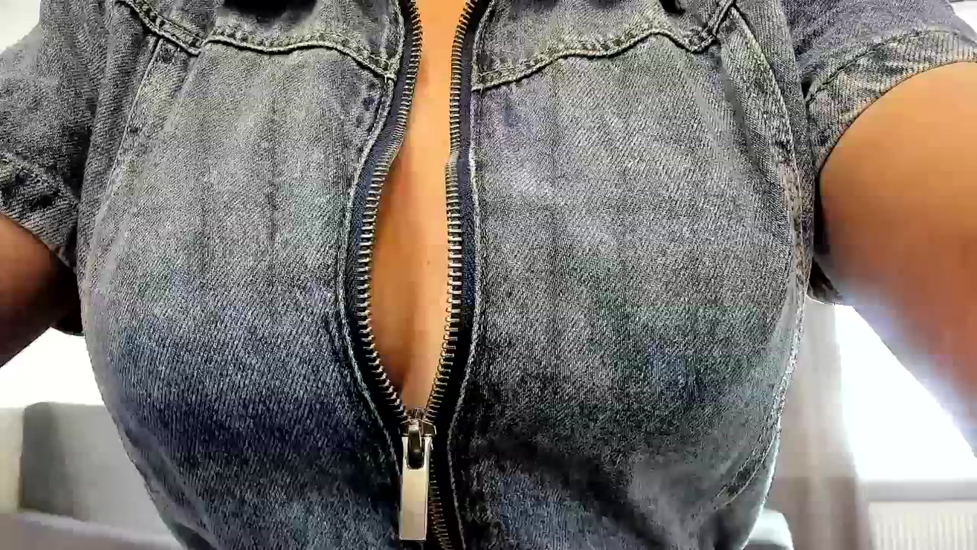 Gallery image thumbnail from Amber_Fry's myfreecams stream on, 04/27/2024, 14:54 image 5 of 20