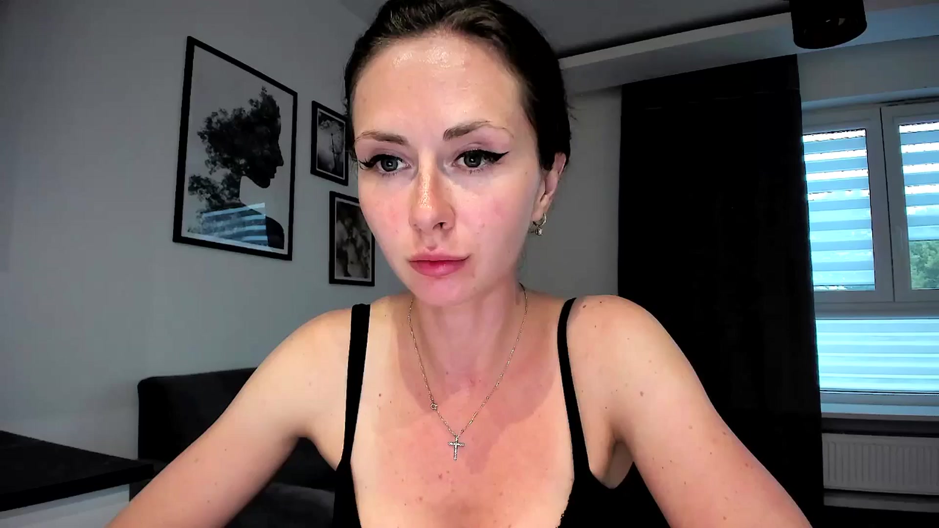 Gallery image thumbnail from Amber_Fry's myfreecams stream on, 05/06/2024, 17:49 image 17 of 20