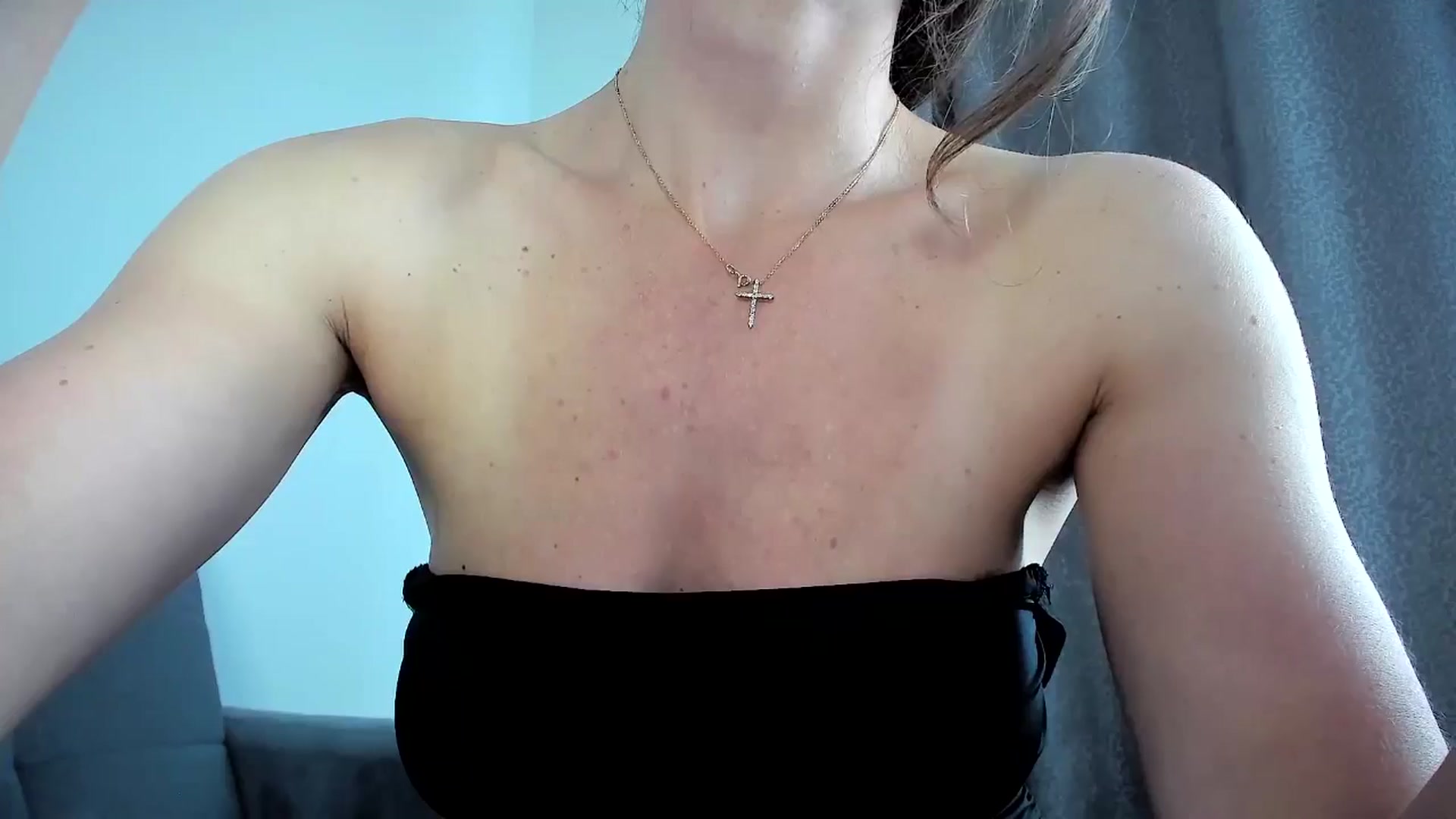 Gallery image thumbnail from Amber_Fry's myfreecams stream on, 05/08/2024, 17:01 image 14 of 20
