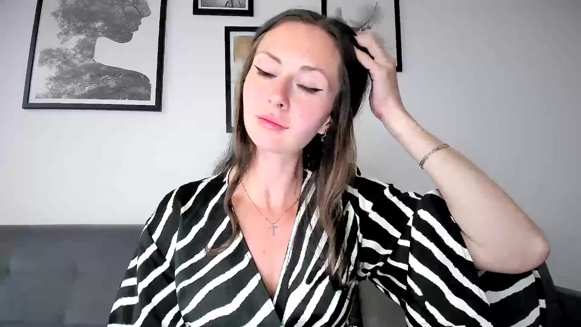 Gallery image thumbnail from Amber_Fry's myfreecams stream on, 05/10/2024, 20:25 image 9 of 20