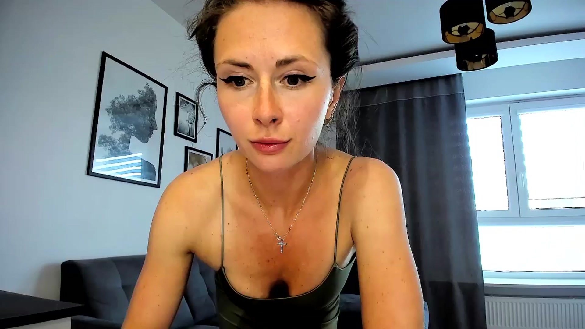 Gallery image thumbnail from Amber_Fry's myfreecams stream on, 05/17/2024, 15:33 image 10 of 20
