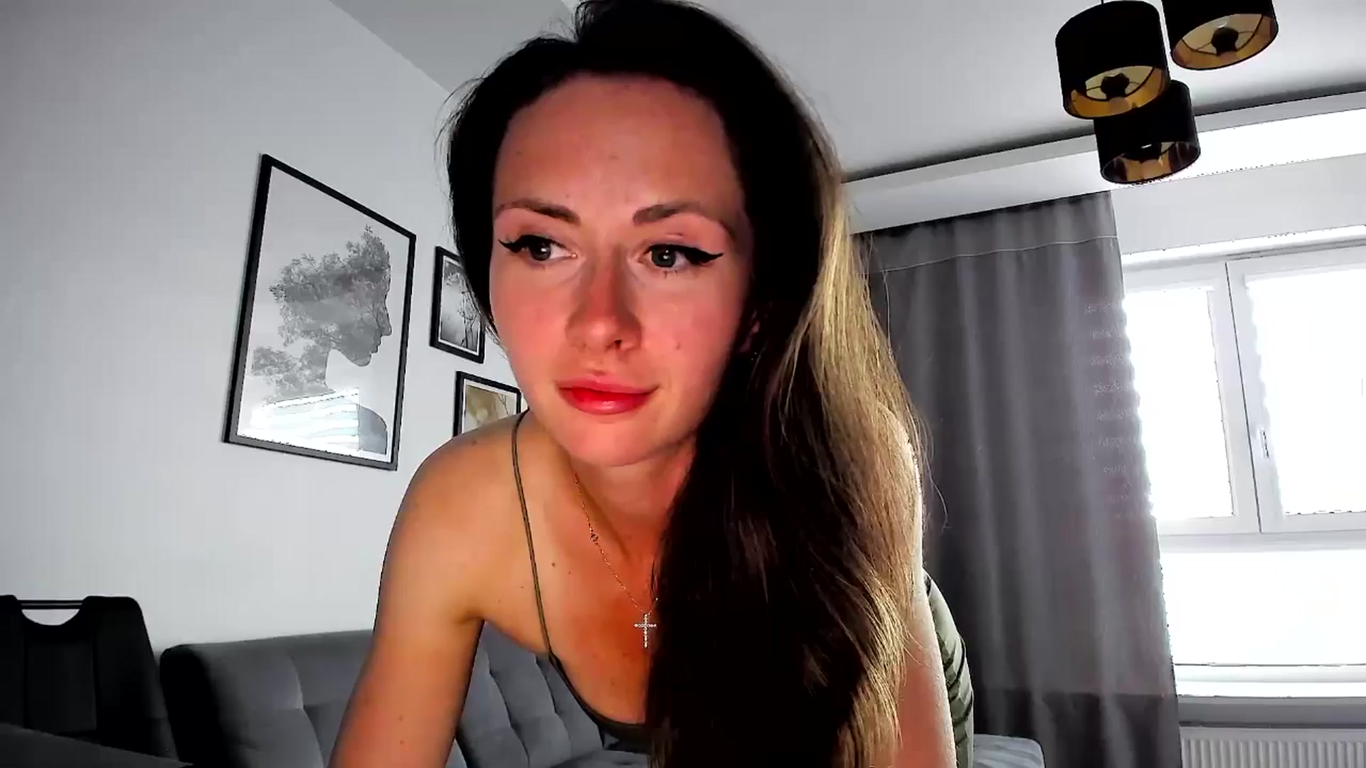 Gallery image thumbnail from Amber_Fry's myfreecams stream on, 05/17/2024, 17:26 image 9 of 20