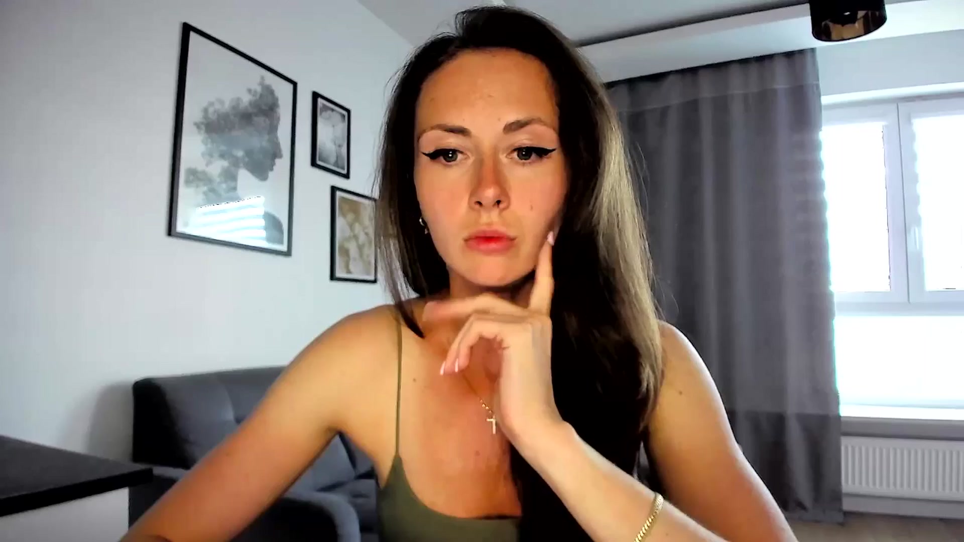 Gallery image thumbnail from Amber_Fry's myfreecams stream on, 05/17/2024, 17:26 image 14 of 20