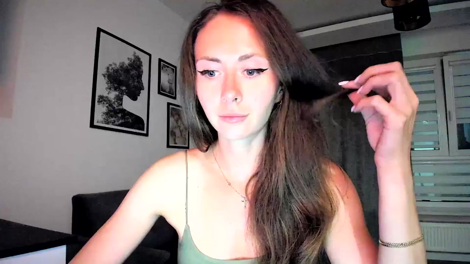 Gallery image thumbnail from Amber_Fry's myfreecams stream on, 05/17/2024, 20:02 image 12 of 20