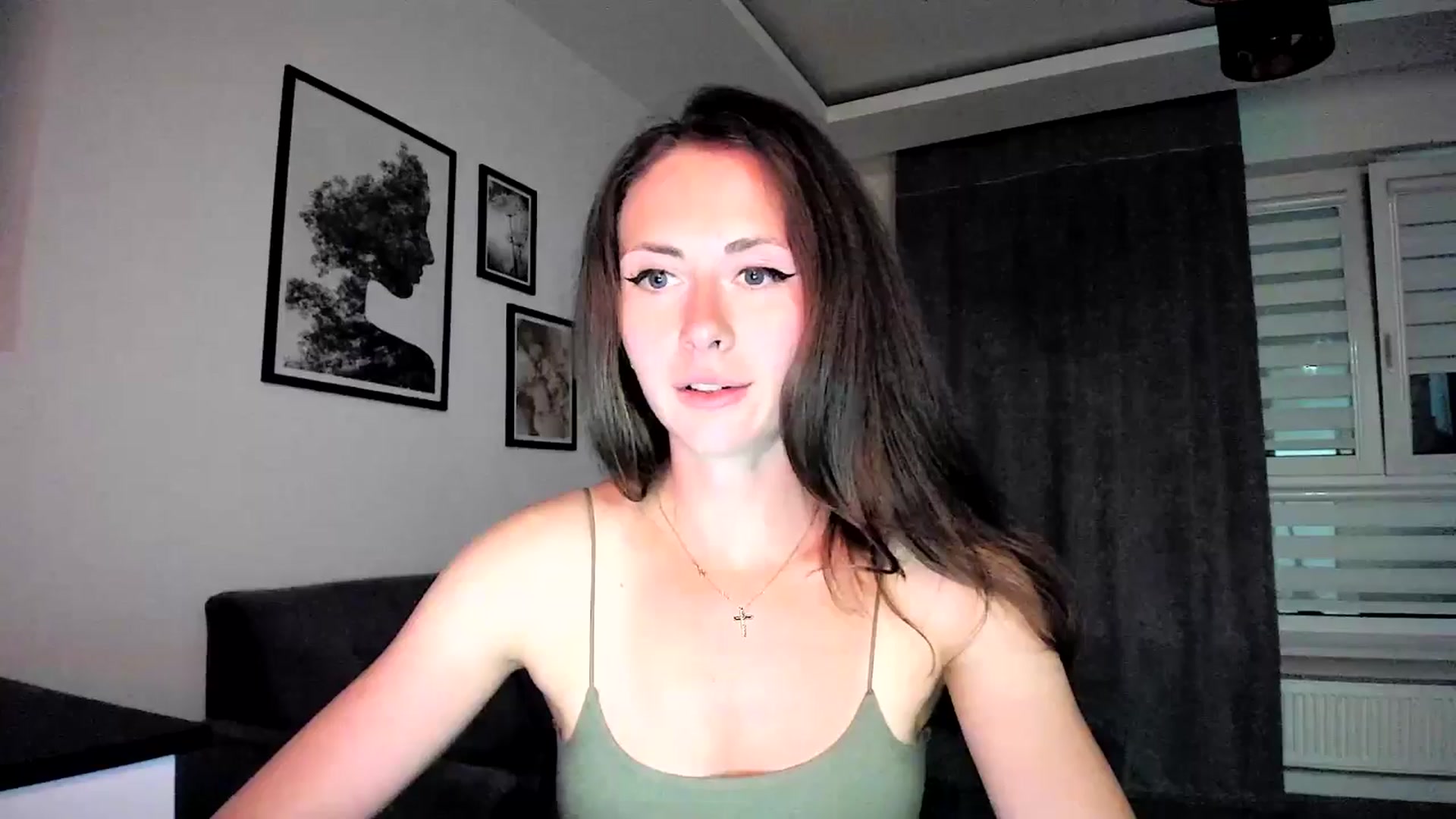 Gallery image thumbnail from Amber_Fry's myfreecams stream on, 05/17/2024, 20:02 image 14 of 20