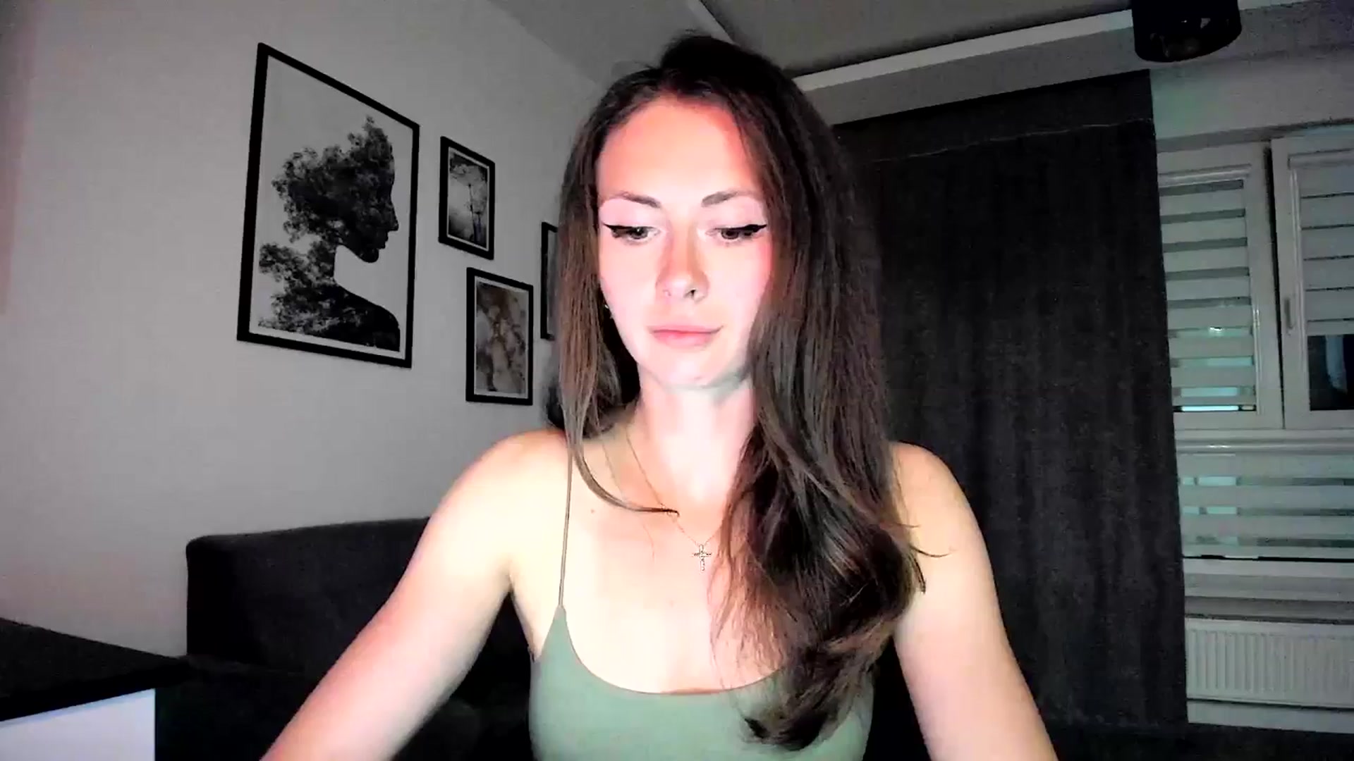 Gallery image thumbnail from Amber_Fry's myfreecams stream on, 05/17/2024, 20:02 image 18 of 20