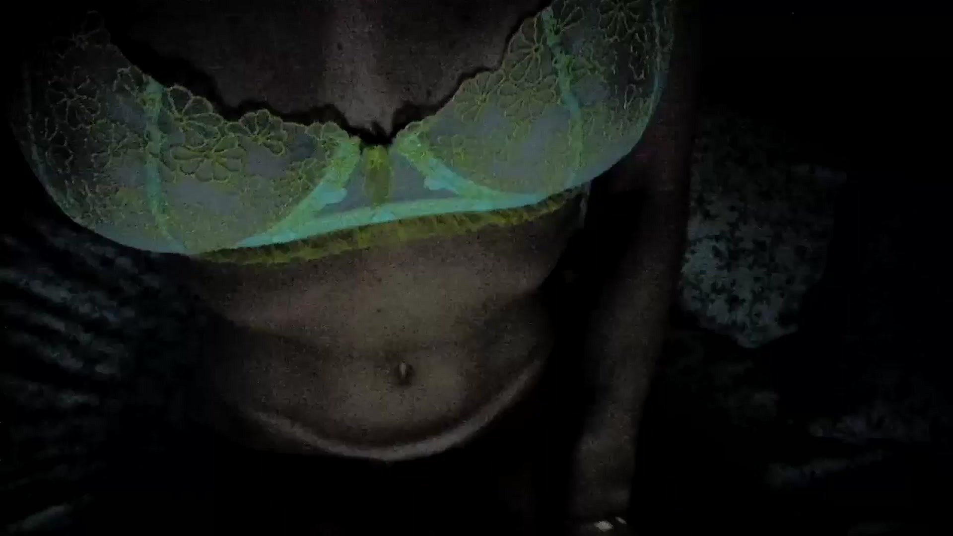 Gallery image thumbnail from Amber_Fry's myfreecams stream on, 06/20/2024, 18:25 image 17 of 20