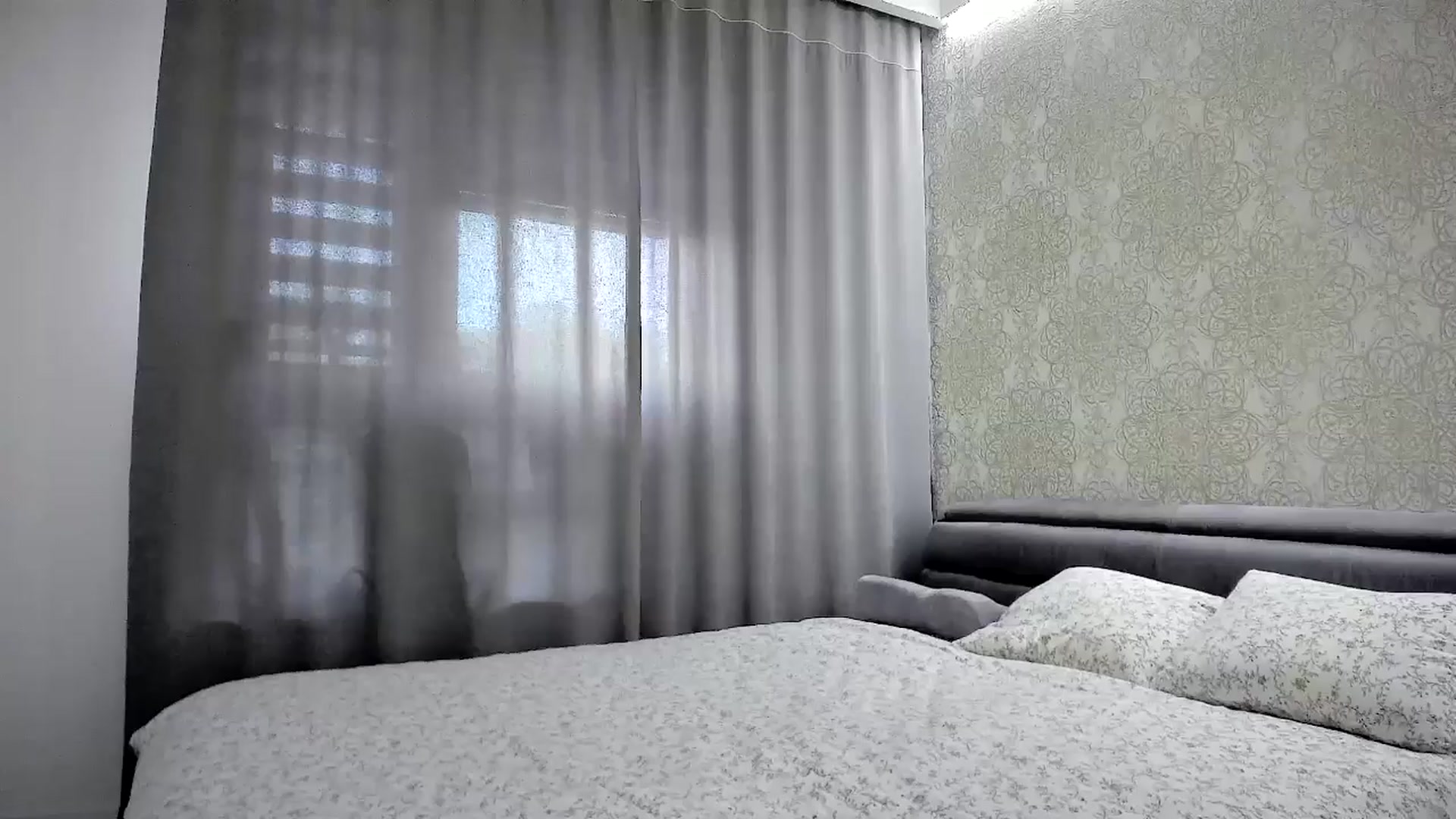 Gallery image thumbnail from Amber_Fry's myfreecams stream on, 06/20/2024, 18:25 image 7 of 20