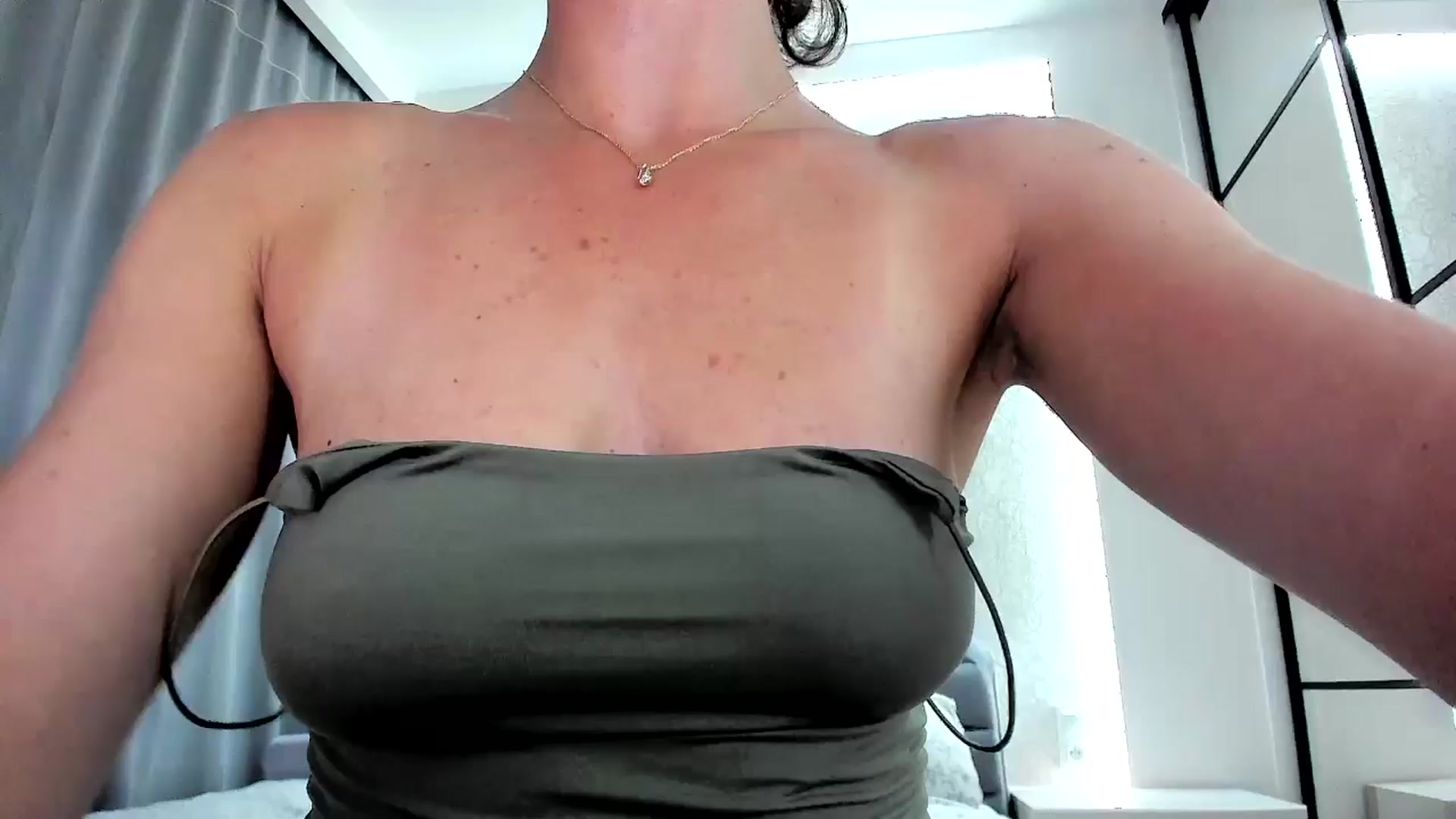 Gallery image thumbnail from Amber_Fry's myfreecams stream on, 06/30/2024, 19:35 image 3 of 20