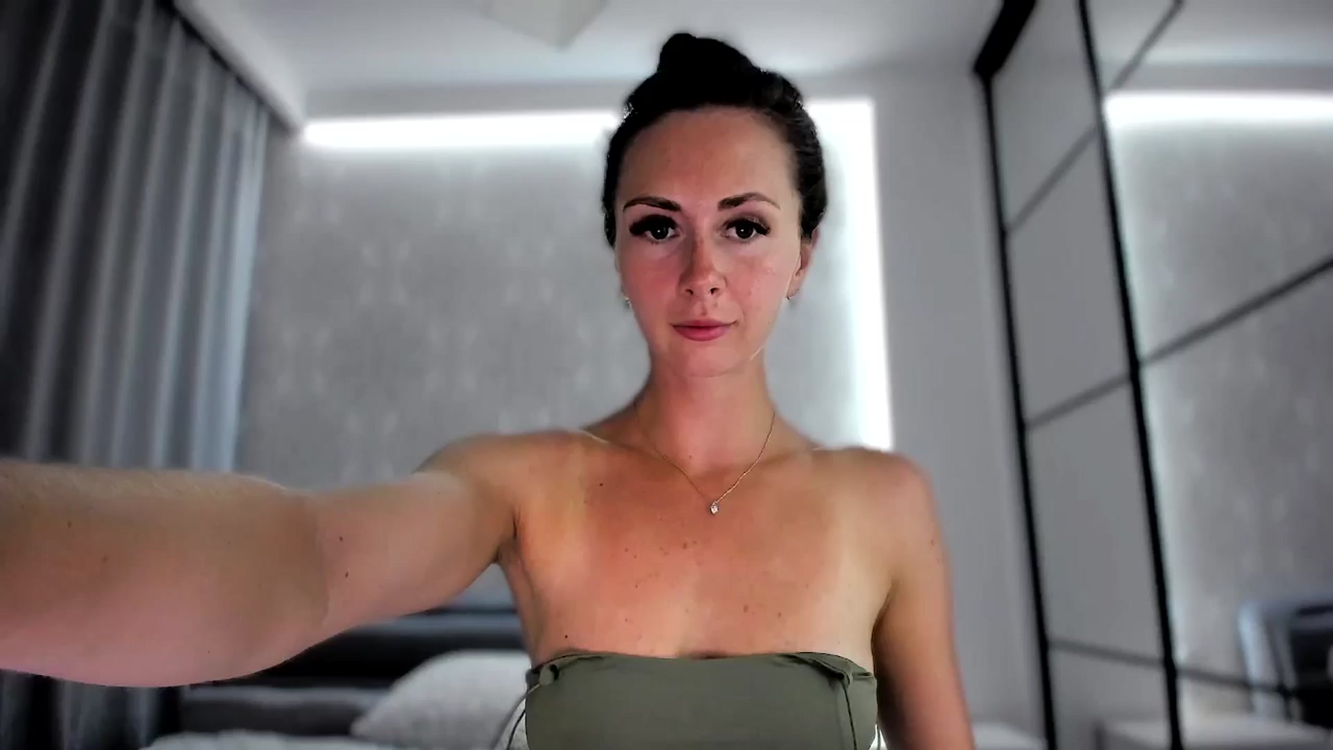 Gallery image thumbnail from Amber_Fry's myfreecams stream on, 06/30/2024, 19:35 image 8 of 20