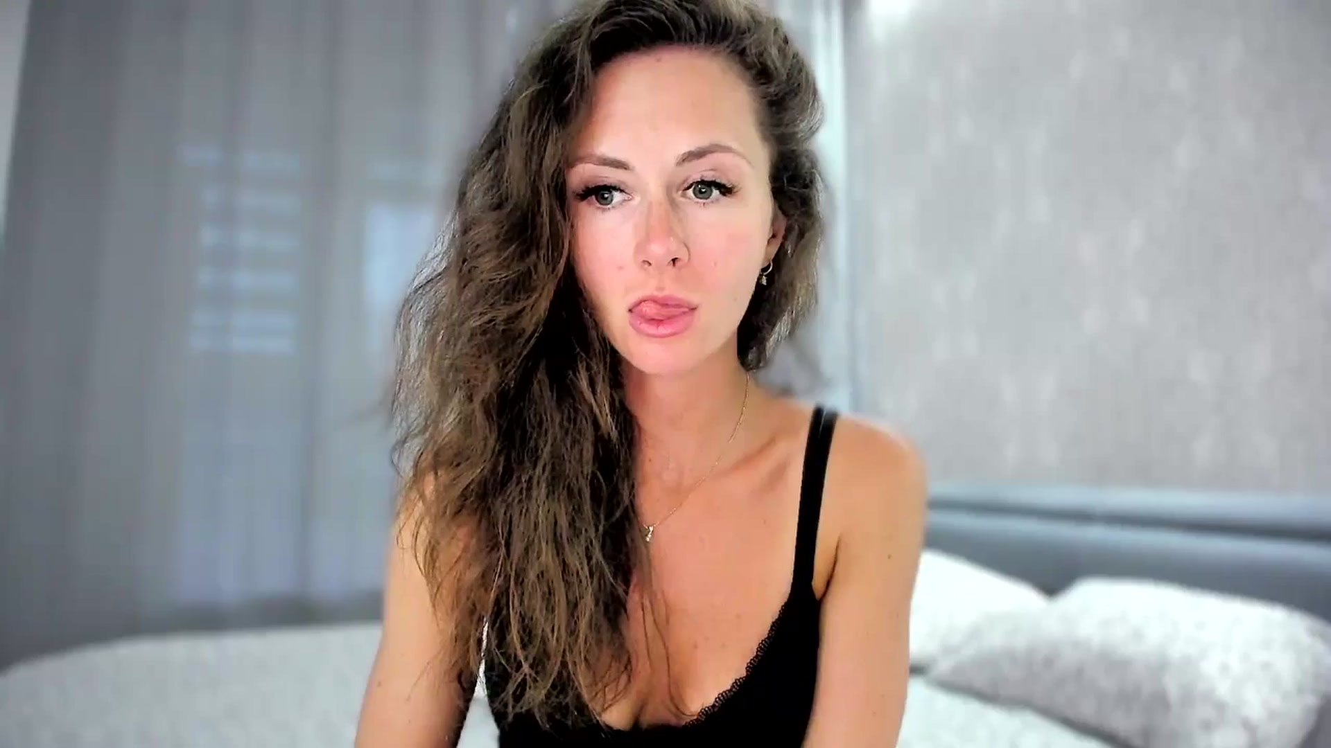 Gallery image thumbnail from Amber_Fry's myfreecams stream on, 07/25/2024, 18:09 image 9 of 20