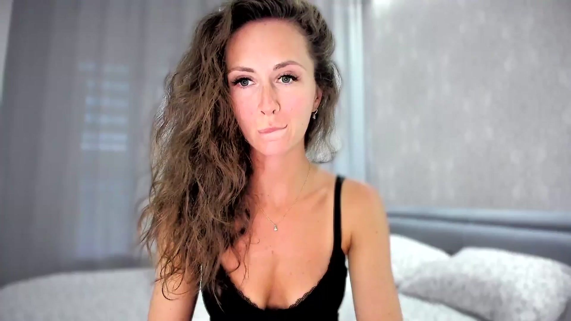 Gallery image thumbnail from Amber_Fry's myfreecams stream on, 07/25/2024, 18:09 image 7 of 20