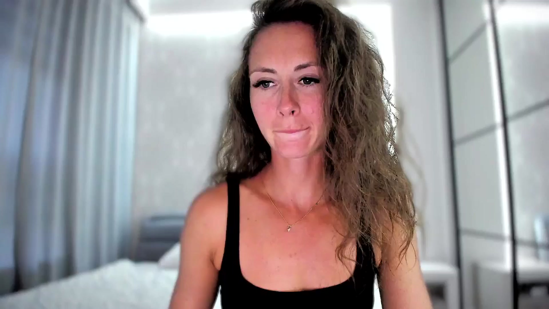 Gallery image thumbnail from Amber_Fry's myfreecams stream on, 08/01/2024, 17:35 image 5 of 20