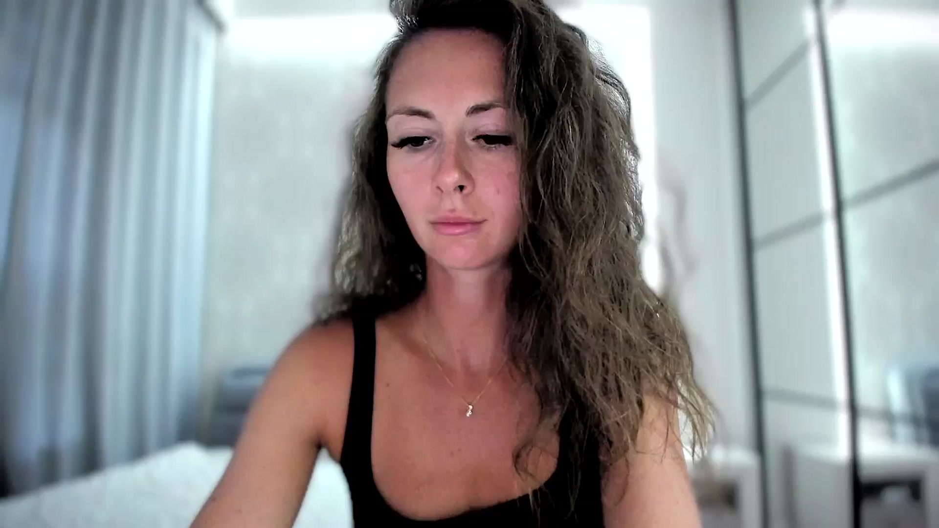 Gallery image thumbnail from Amber_Fry's myfreecams stream on, 08/01/2024, 17:35 image 8 of 20