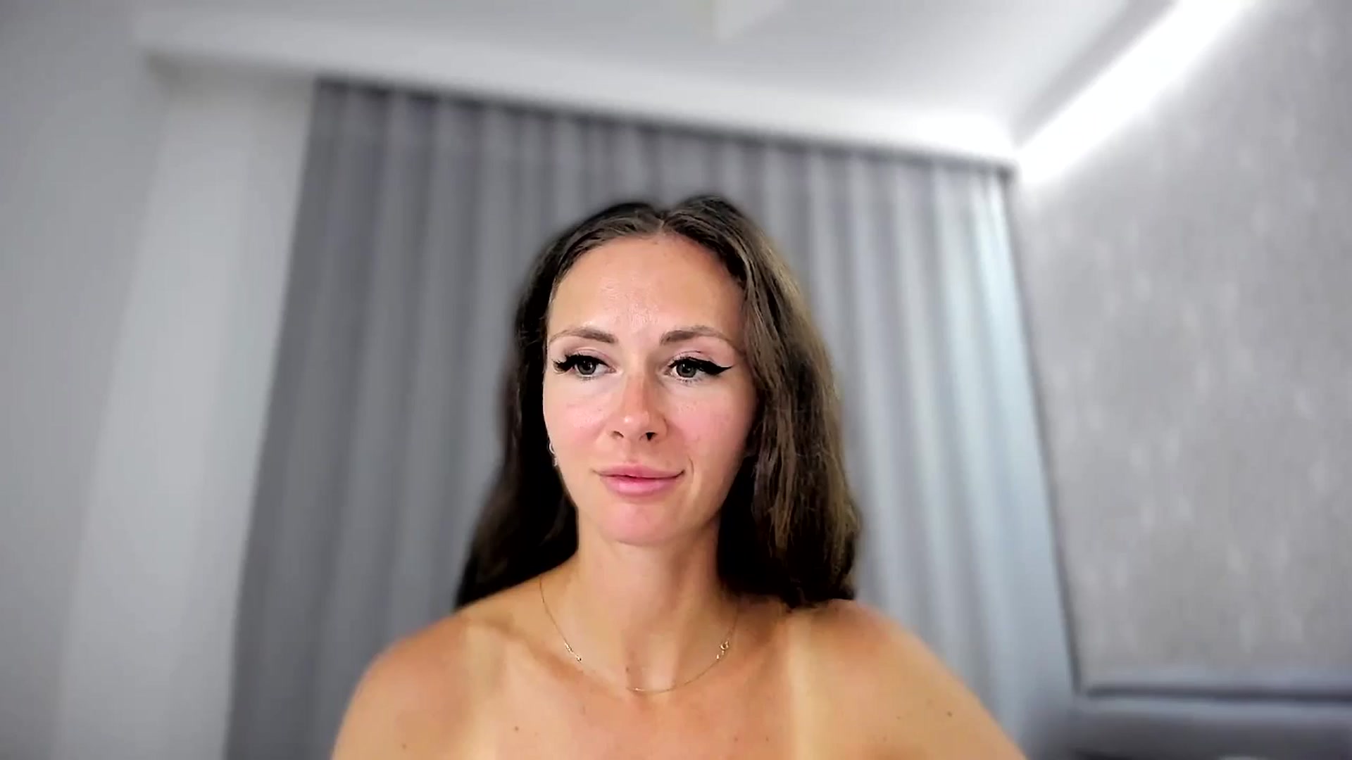 Gallery image thumbnail from Amber_Fry's myfreecams stream on, 08/02/2024, 19:43 image 17 of 20