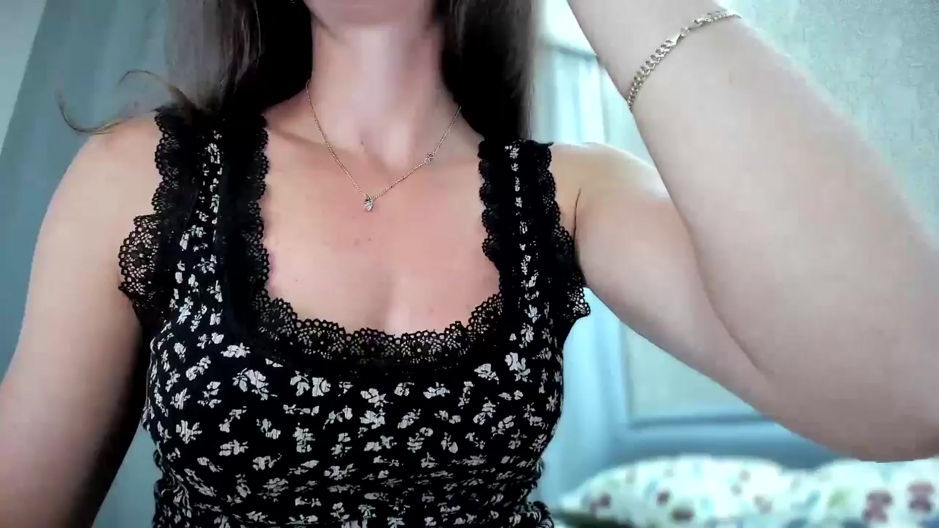 Gallery image thumbnail from Amber_Fry's myfreecams stream on, 08/03/2024, 19:15 image 18 of 20