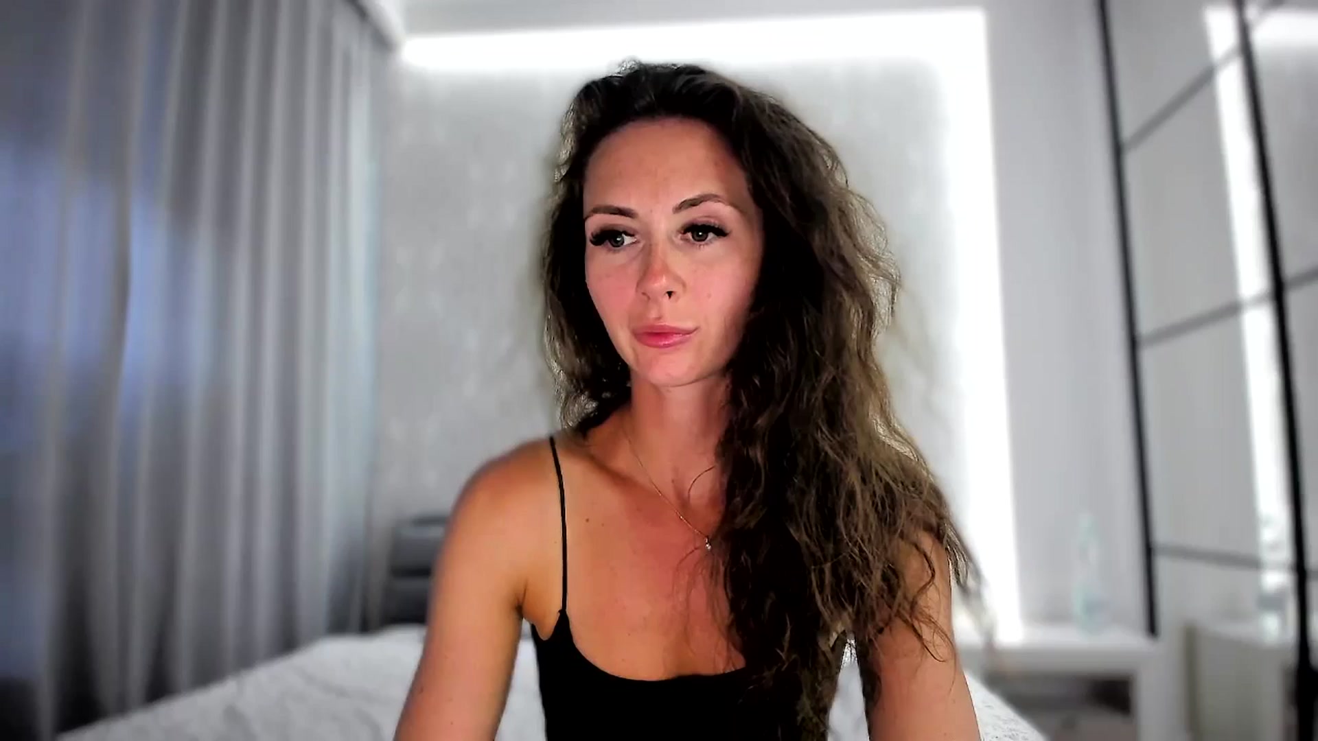 Gallery image thumbnail from Amber_Fry's myfreecams stream on, 08/11/2024, 17:39 image 4 of 20