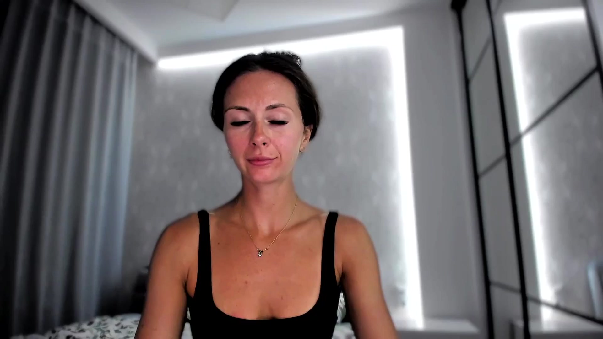 Gallery image thumbnail from Amber_Fry's myfreecams stream on, 09/08/2024, 19:57 image 14 of 20