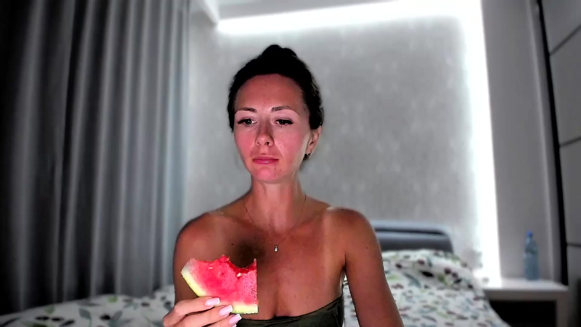 Gallery image thumbnail from Amber_Fry's myfreecams stream on, 09/23/2024, 20:29 image 13 of 20