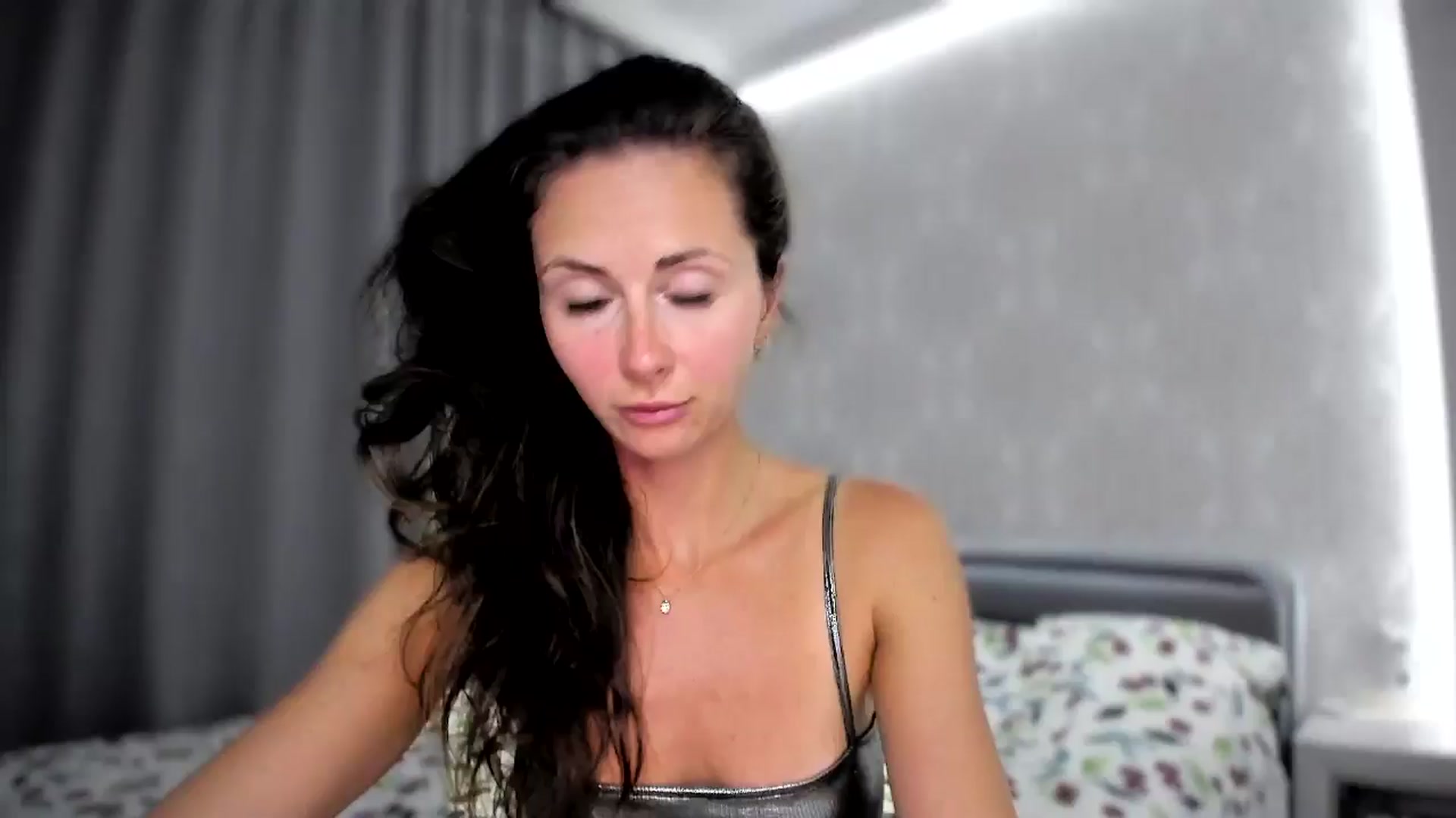 Gallery image thumbnail from Amber_Fry's myfreecams stream on, 09/27/2024, 18:52 image 6 of 20
