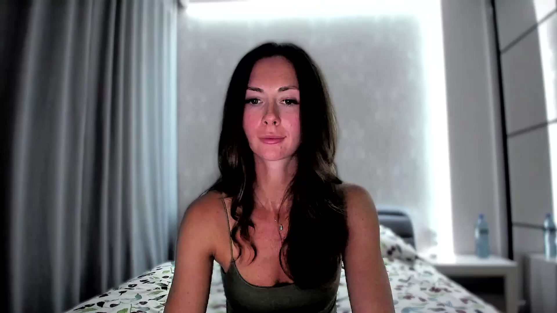 Gallery image thumbnail from Amber_Fry's myfreecams stream on, 09/28/2024, 19:55 image 18 of 20