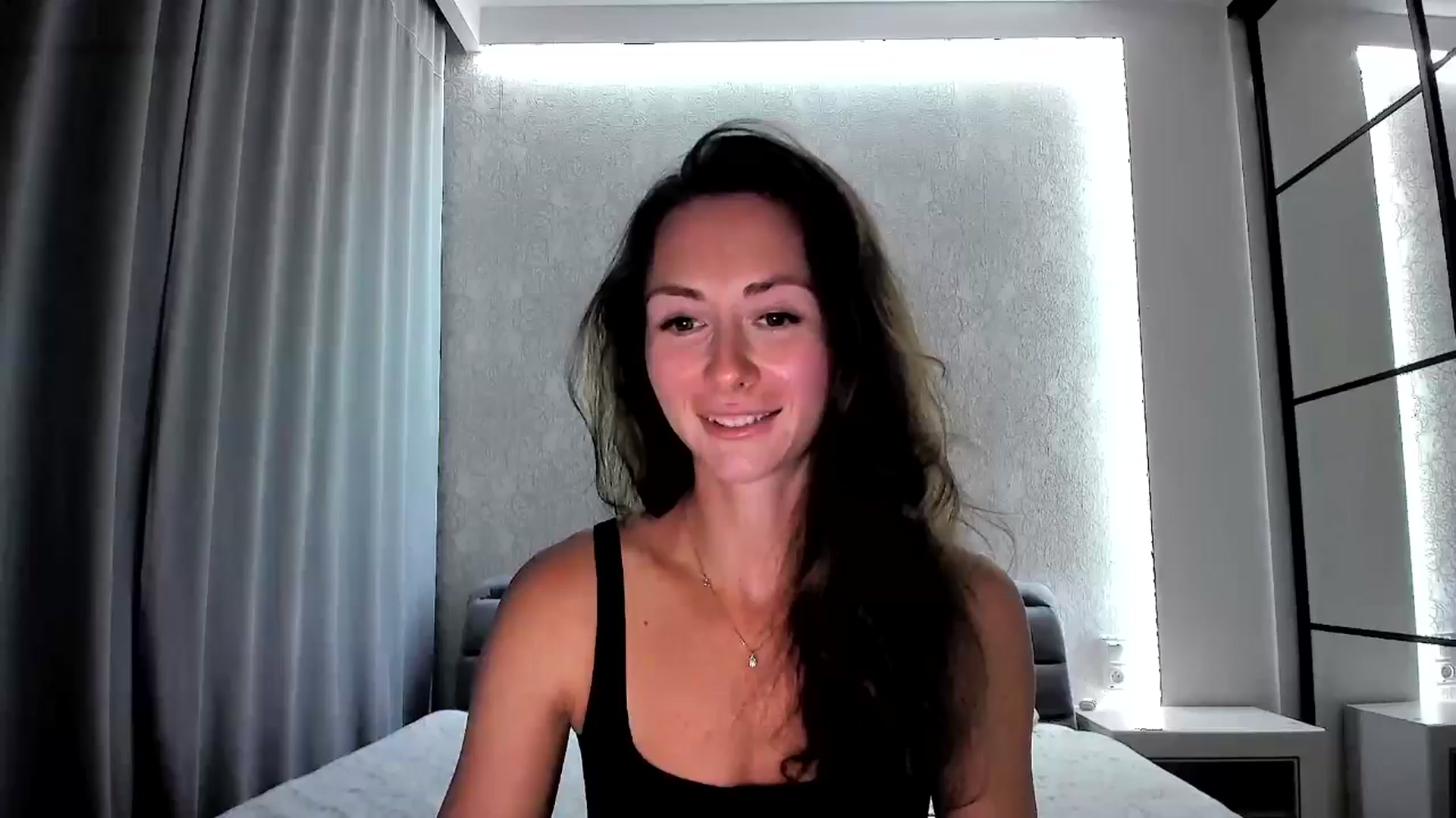 Gallery image thumbnail from Amber_Fry's myfreecams stream on, 10/04/2024, 16:58 image 13 of 20