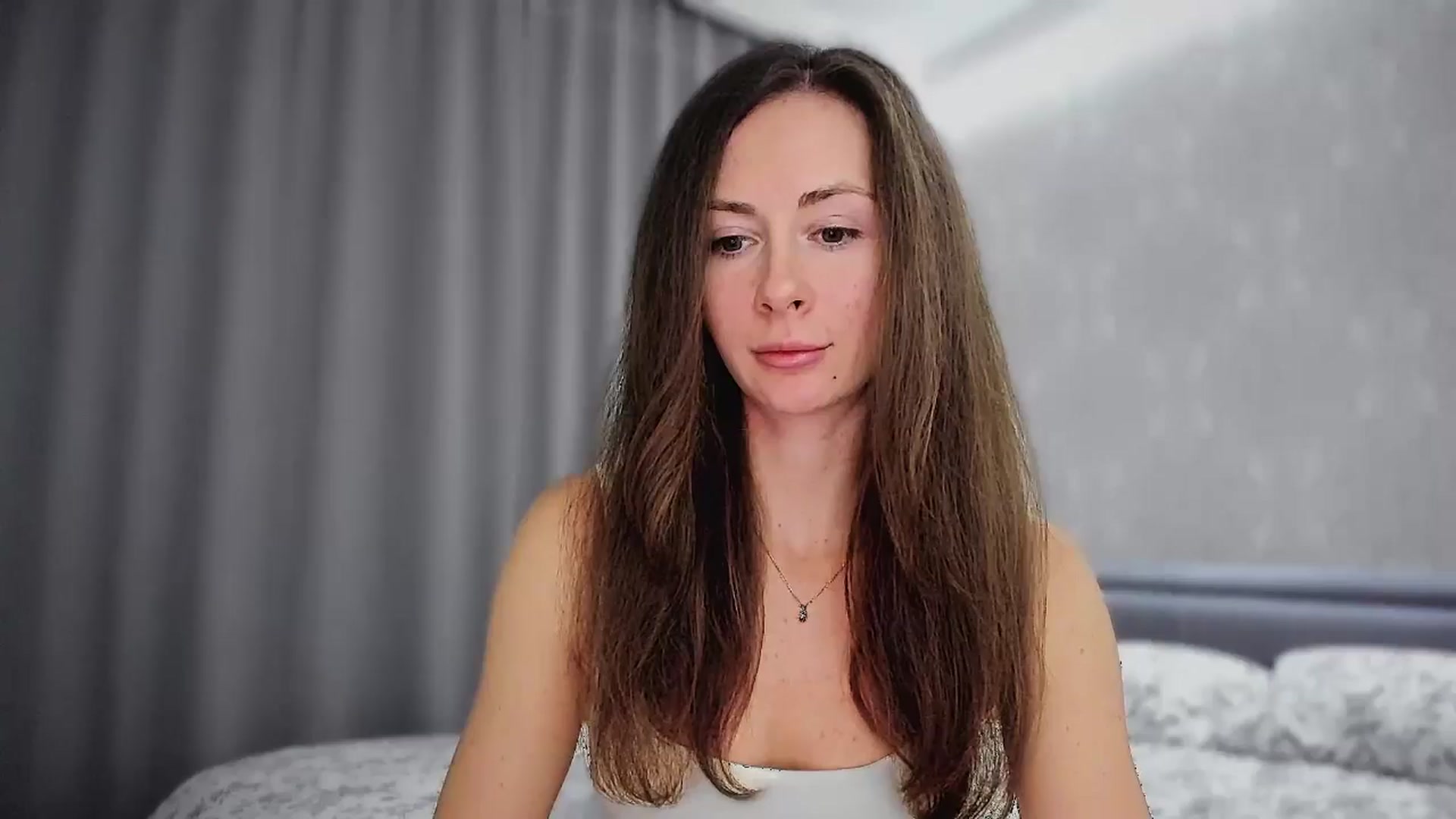 Gallery image thumbnail from Amber_Fry's myfreecams stream on, 11/19/2024, 20:37 image 2 of 20